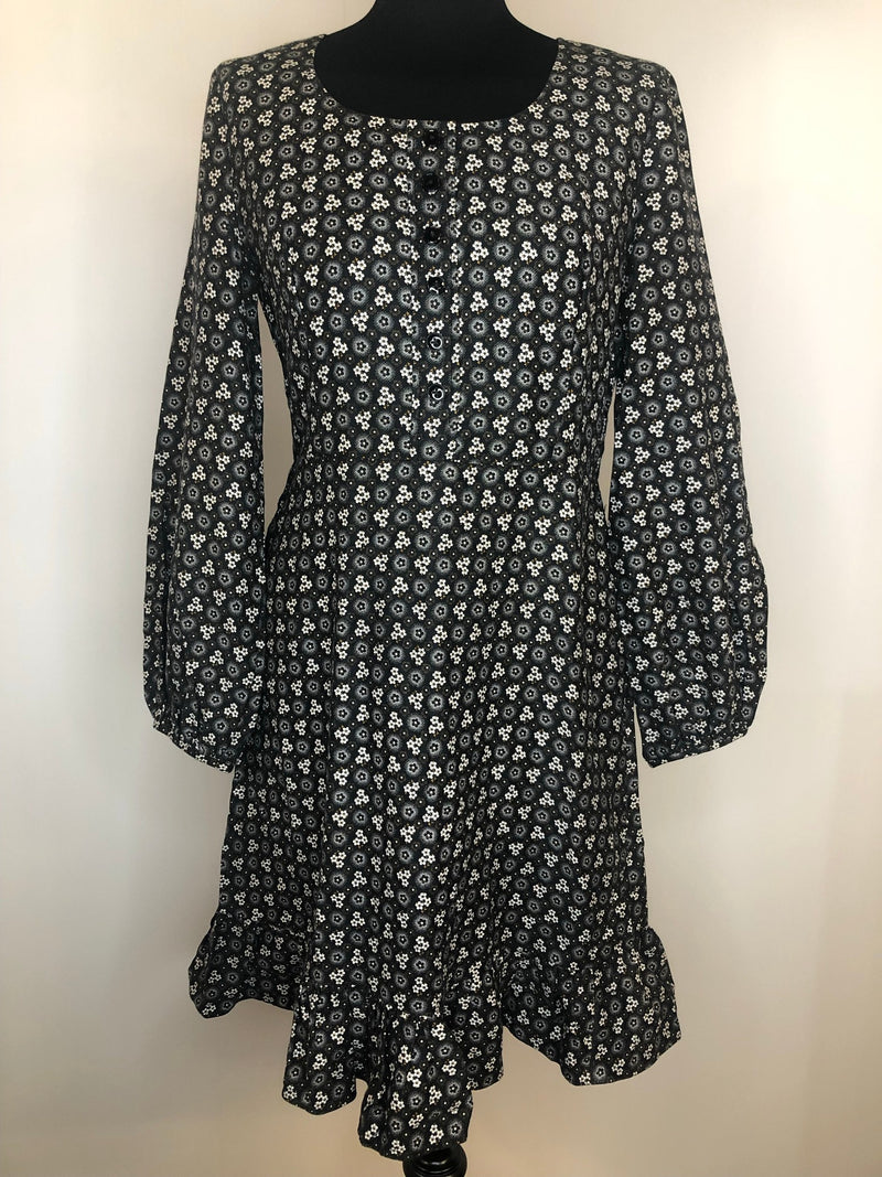 womens  vintage  Urban Village Vintage  Richard Shops  hippie  floral print  dress  ditsy  daisy  boho  black  balloon sleeves  70s  70  1970s  12