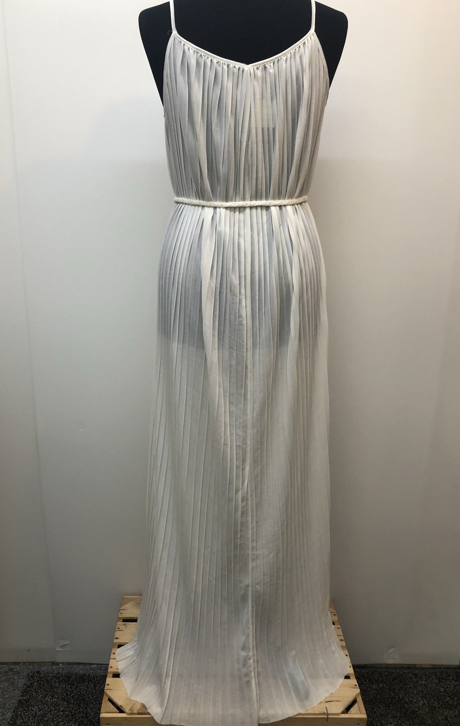 womens  white  vintage  Urban Village Vintage  summer dress  pleat detail  maxi dress  long dress  70s  1970s  12