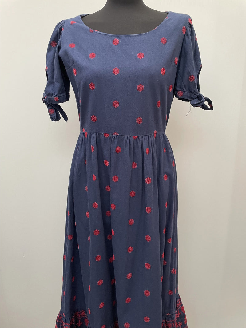 zip  womens  vintage  Urban Village Vintage  urban village  short sleeved  short sleeve  pollypeck  patterned  pattern  MOD  midi dress  midi  high neck  dress  back zip  70s  1970s  12