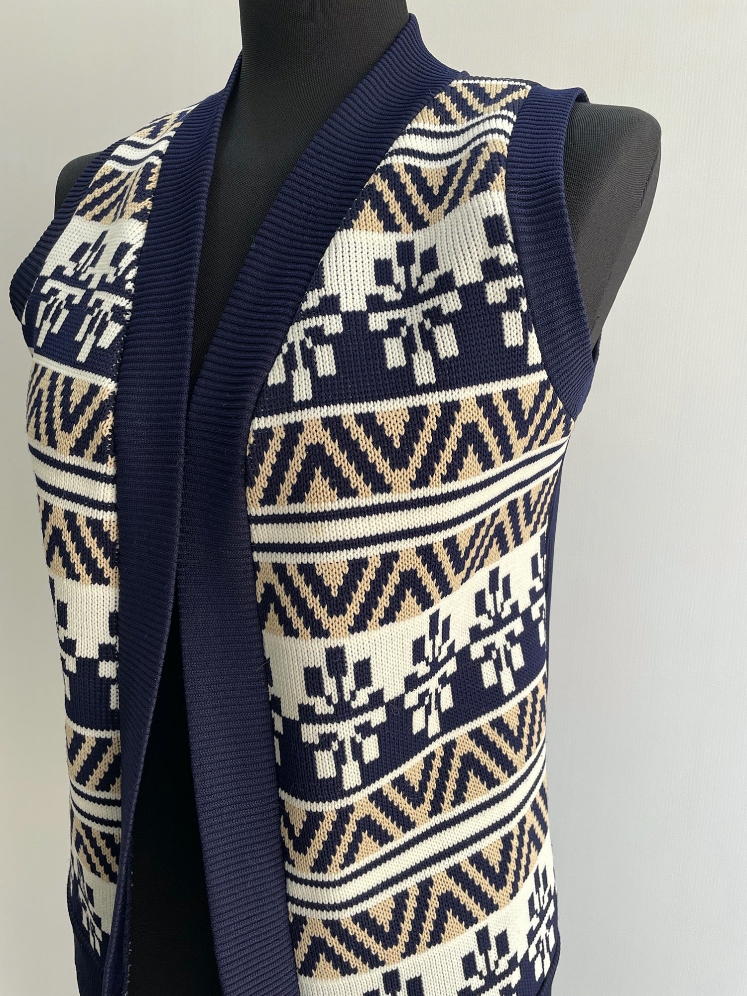 womens  white  waistcoat  vintage  Urban Village Vintage  urban village  sleeveless  patterned  open cardigan  made in england  light knitwear  light knit  knitwear  knitted  knit  elasticated  cardigan  blue  Alison Jane  70s  1970s  10