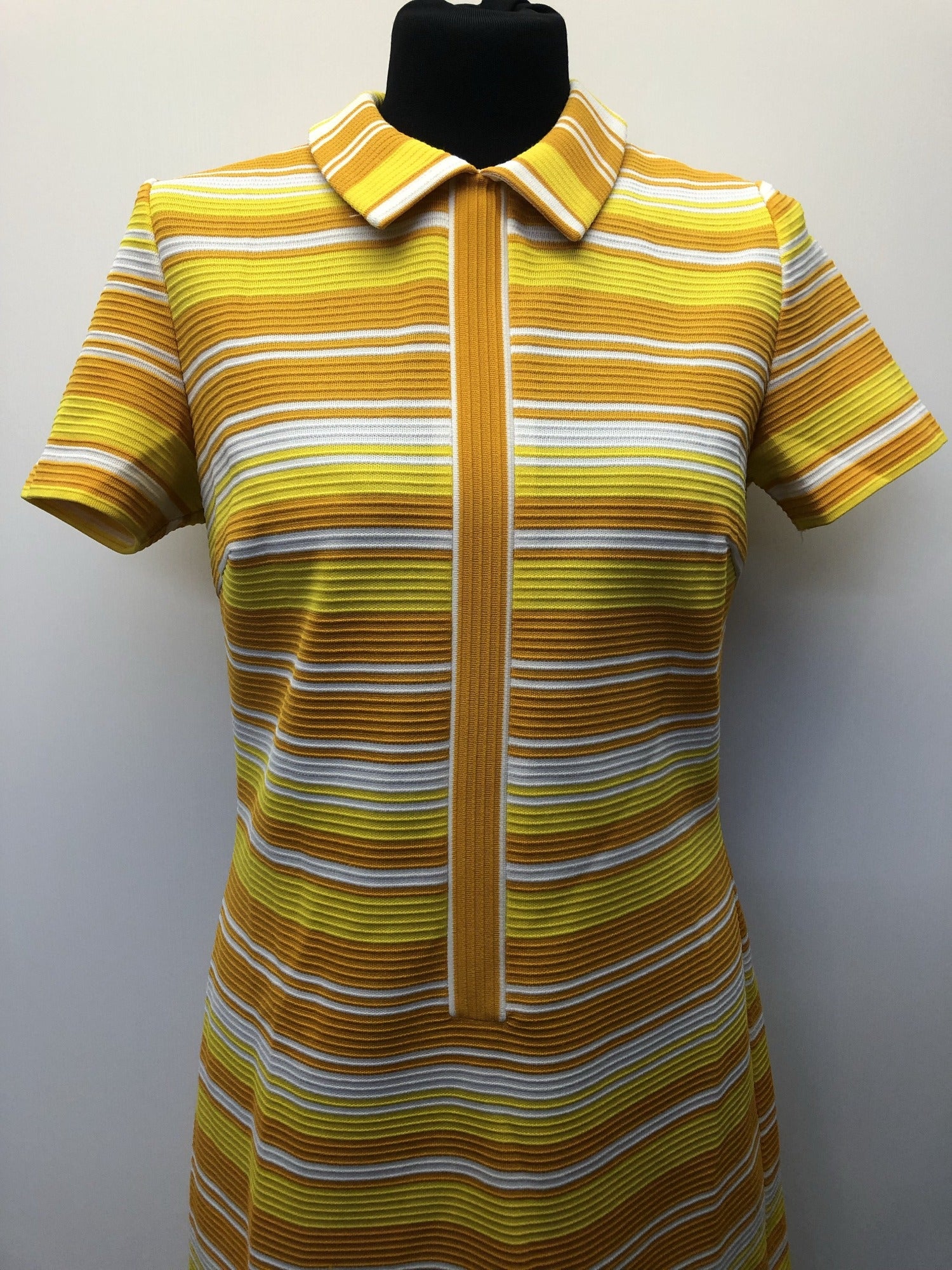 zip back  zip  yellow  womens  vintage  Urban Village Vintage  urban village  Stripes  orange  MOD  colla  60s  1960s  10