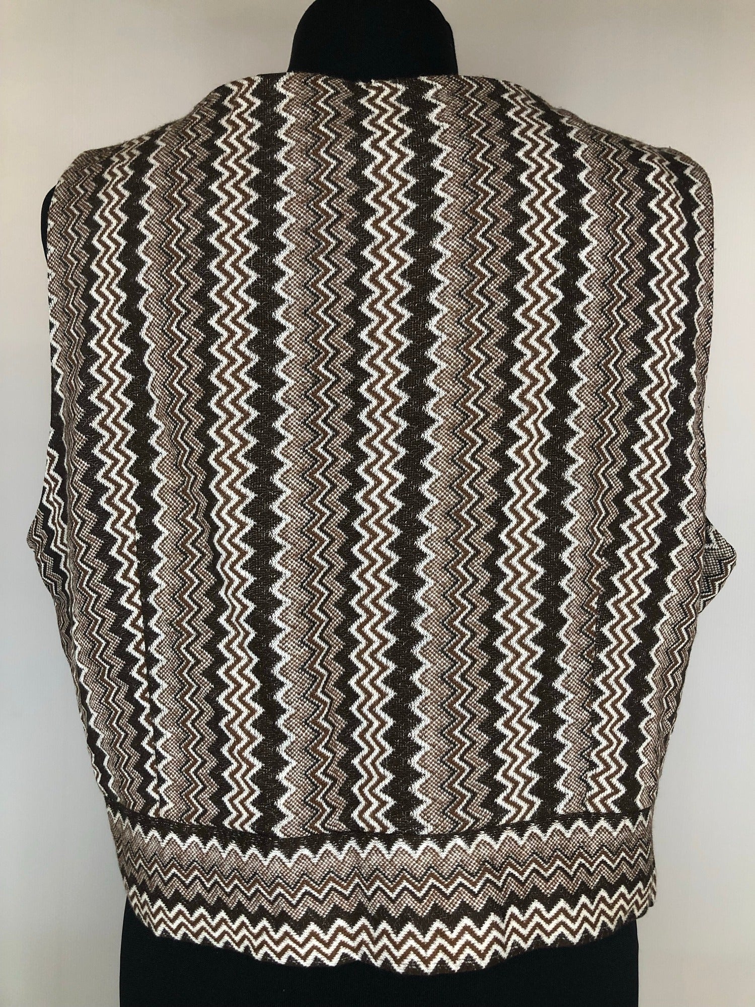 zig zag pattern  womens  vintage  Urban Village Vintage  urban village  top  summer blouse  knitwear  cropped  button front  brown  60s  1960s
