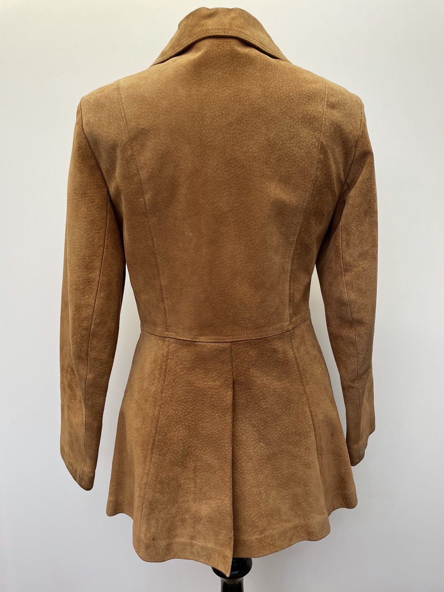 womens  vintage  Urban Village Vintage  urban village  Suede Jacket  Suede  retro  pockets  MOD  long sleeve  light brown  Jacket  collar  coat  button down  button  brown stitch  brown  Beagle collar  8  70s  60s  1970s  1960s