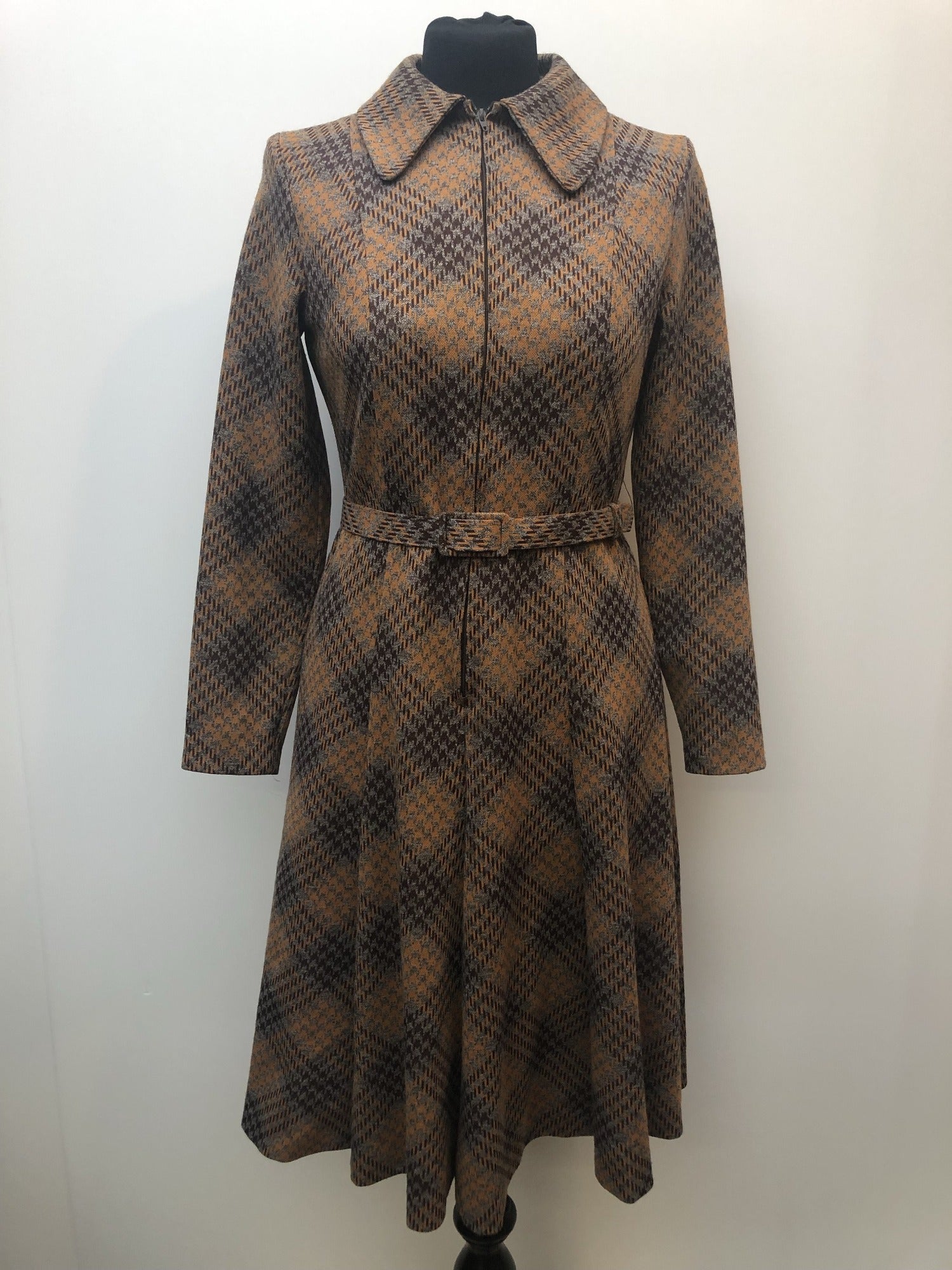 womens  vintage  Urban Village Vintage  Ray Anthony London  MOD  midi dress  midi  long sleeved  gingham check  dress  collar  check dress  brown  60s  1960s  10