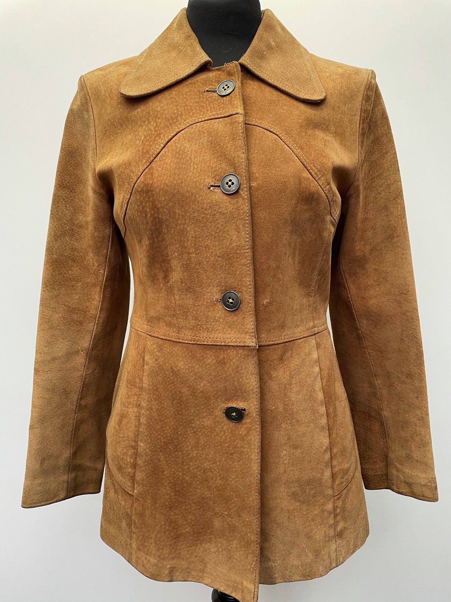 womens  vintage  Urban Village Vintage  urban village  Suede Jacket  Suede  retro  pockets  MOD  long sleeve  light brown  Jacket  collar  coat  button down  button  brown stitch  brown  Beagle collar  8  70s  60s  1970s  1960s