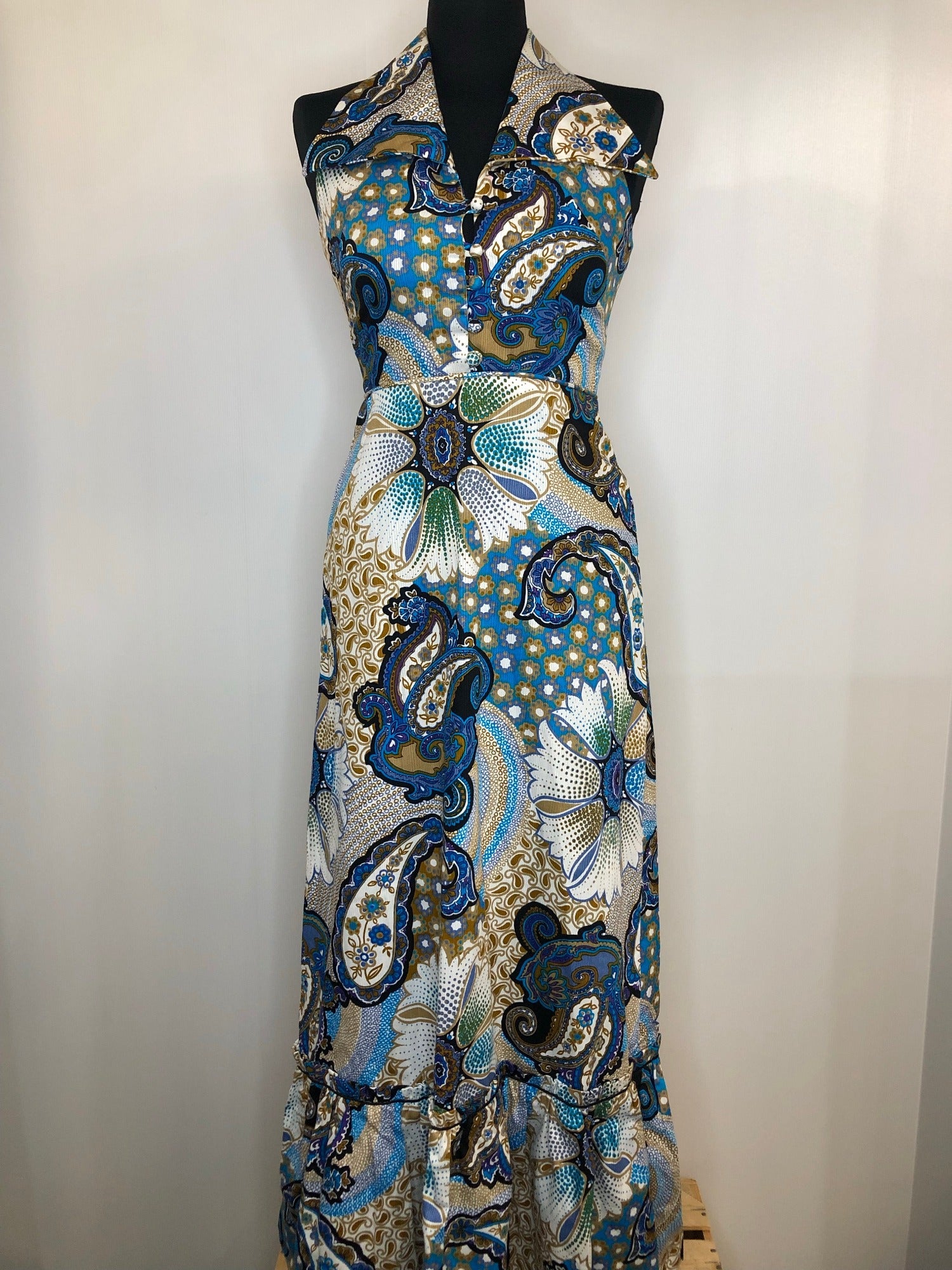 womens  vintage  Urban Village Vintage  urban village  summer dress  summer  maxi dress  large collar  hippie  full length  floral print  button detailing  blue  8  70s  70  1970s