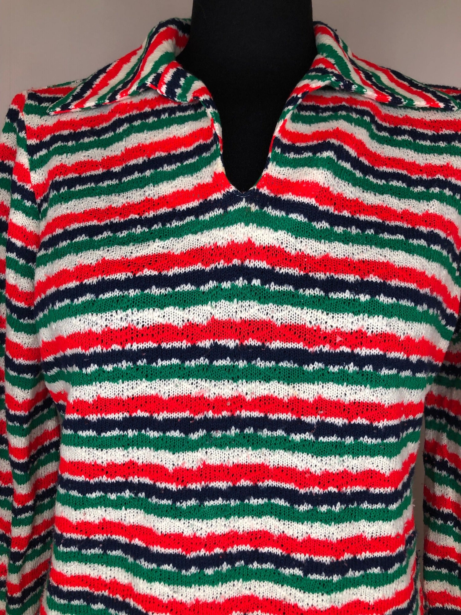 womens  white  vintage  Urban Village Vintage  tie waist  stripes  red  multi  Lightweight Knit  light knit  knitwear  knitted  knit  collar  70s  70  1970s  16
