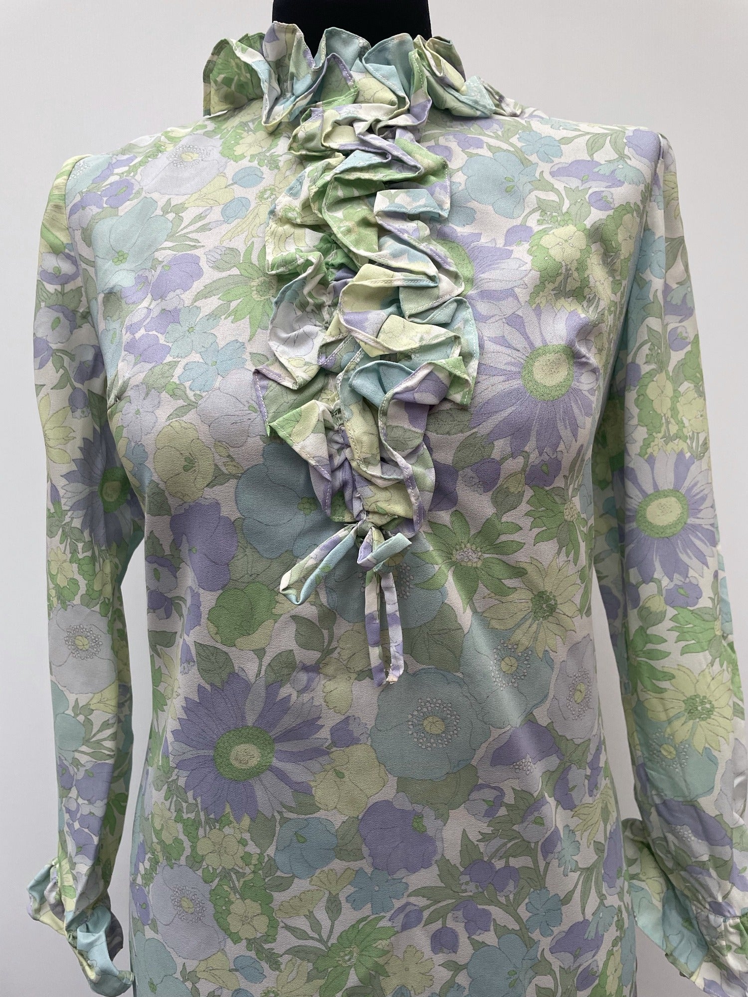 zip  womens  vintage  Urban Village Vintage  urban village  MOD  midi  long sleeves  long sleeve  high neck  frilly  frill neck  frill detail  floral print  floral dress  floral  dress  back zip  60s  1960s  12