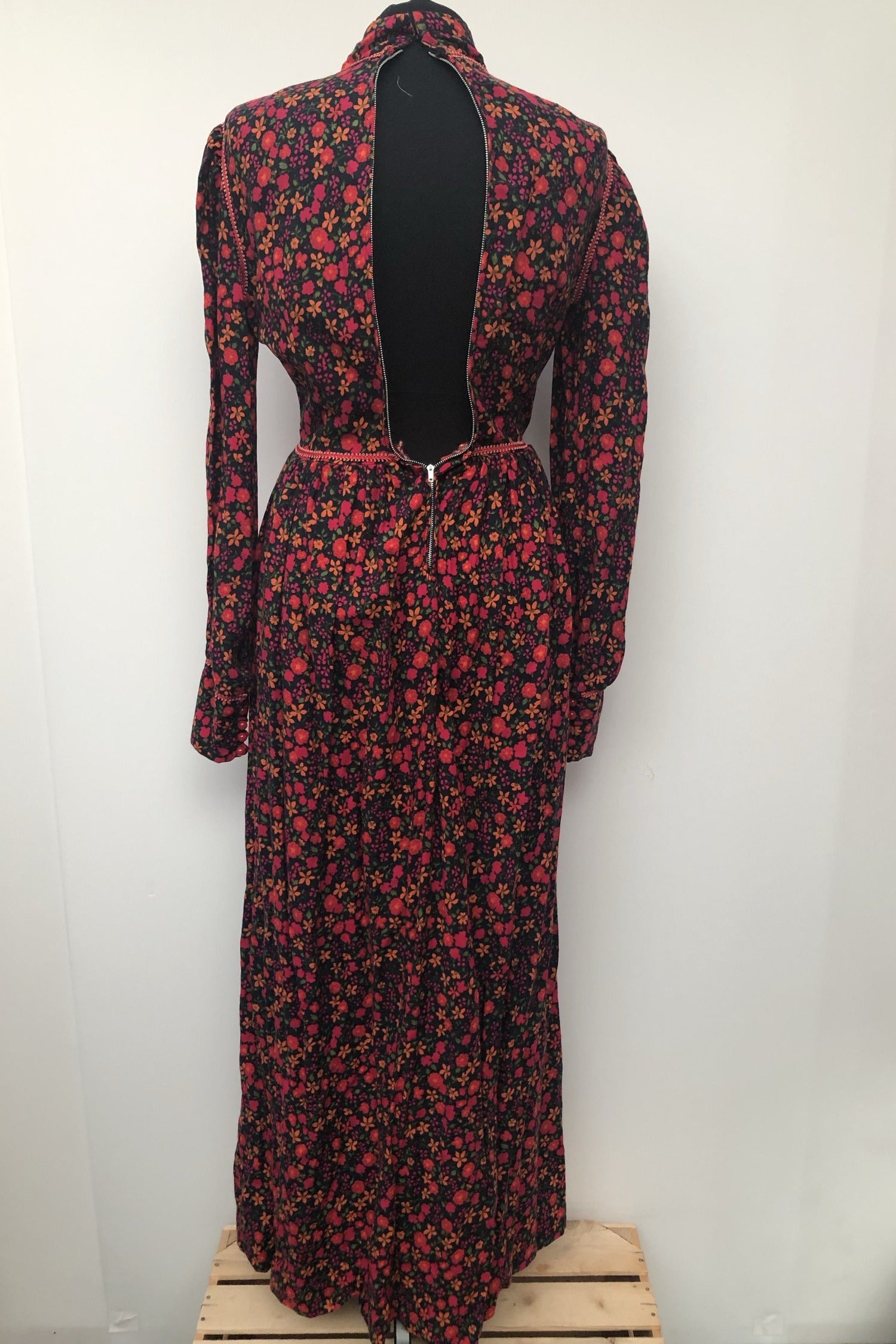 zip  womens  vintage  Urban Village Vintage  urban village  multi  maxi dress  high neck  floral print  dress  black  back zip  70s  70  1970s  10