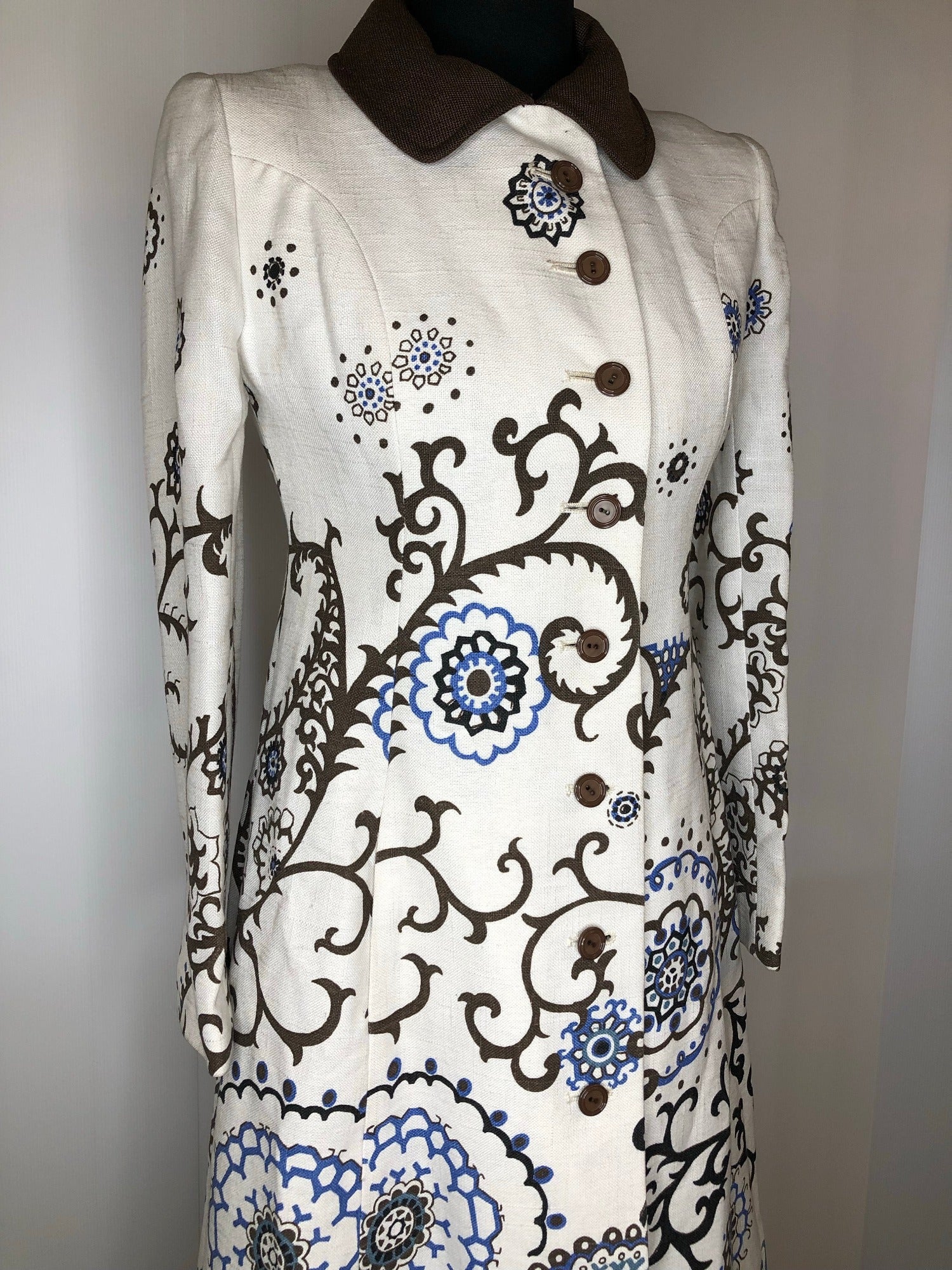 womens  white  vintage  Urban Village Vintage  MOD  long sleeve  floral print  floral  coat  button  brown  blue  Barry Sherrard  60s  1960s  10