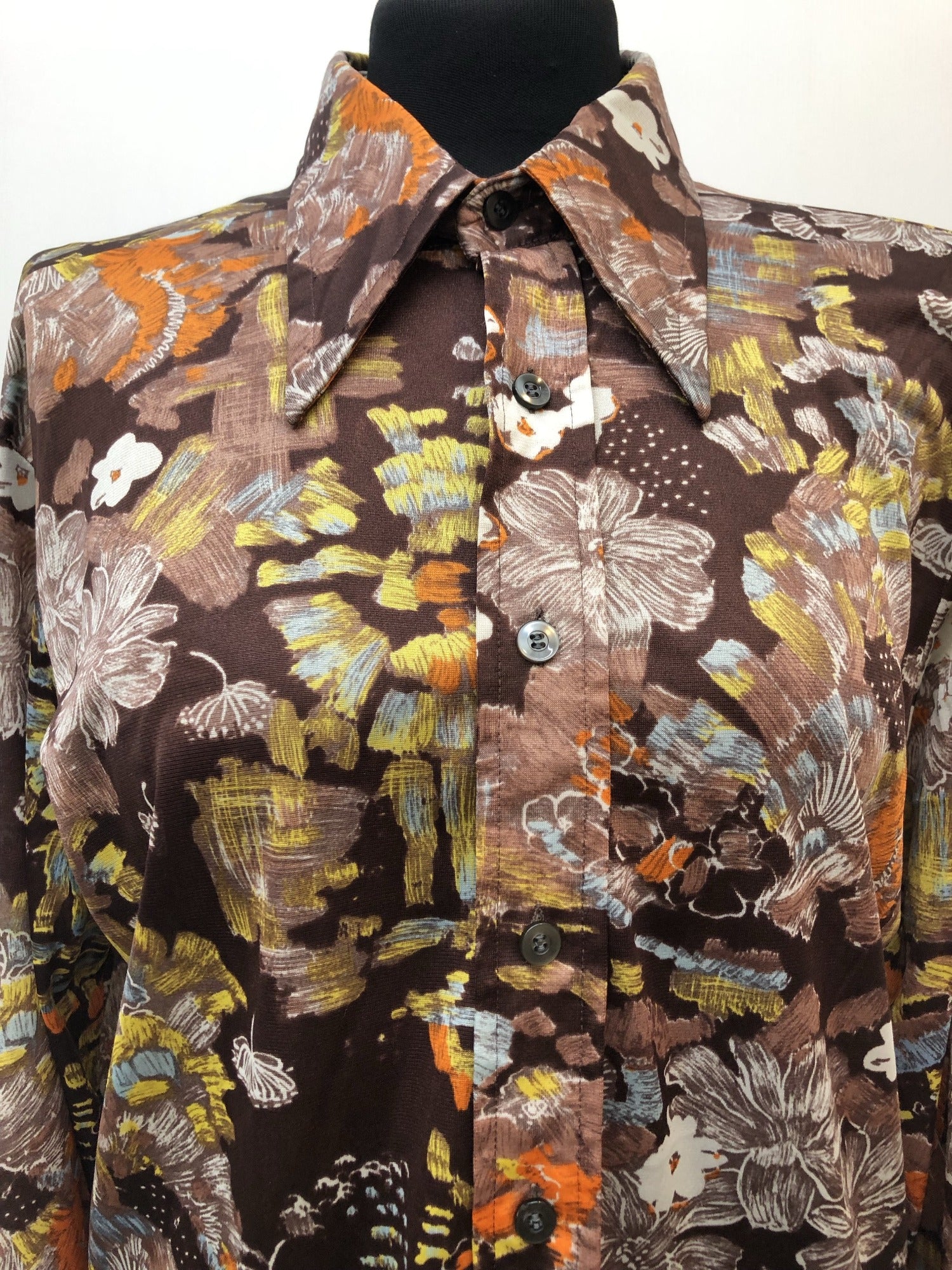 womens shirt  womens  vintage  Urban Village Vintage  urban village  Shirt  printed shirt  patterned  patterened  long sleeve  hippy  hippie  floral shirt  floral print  floral  dagger collar  collar  brown  blouse  big collar  70s  1970s  16