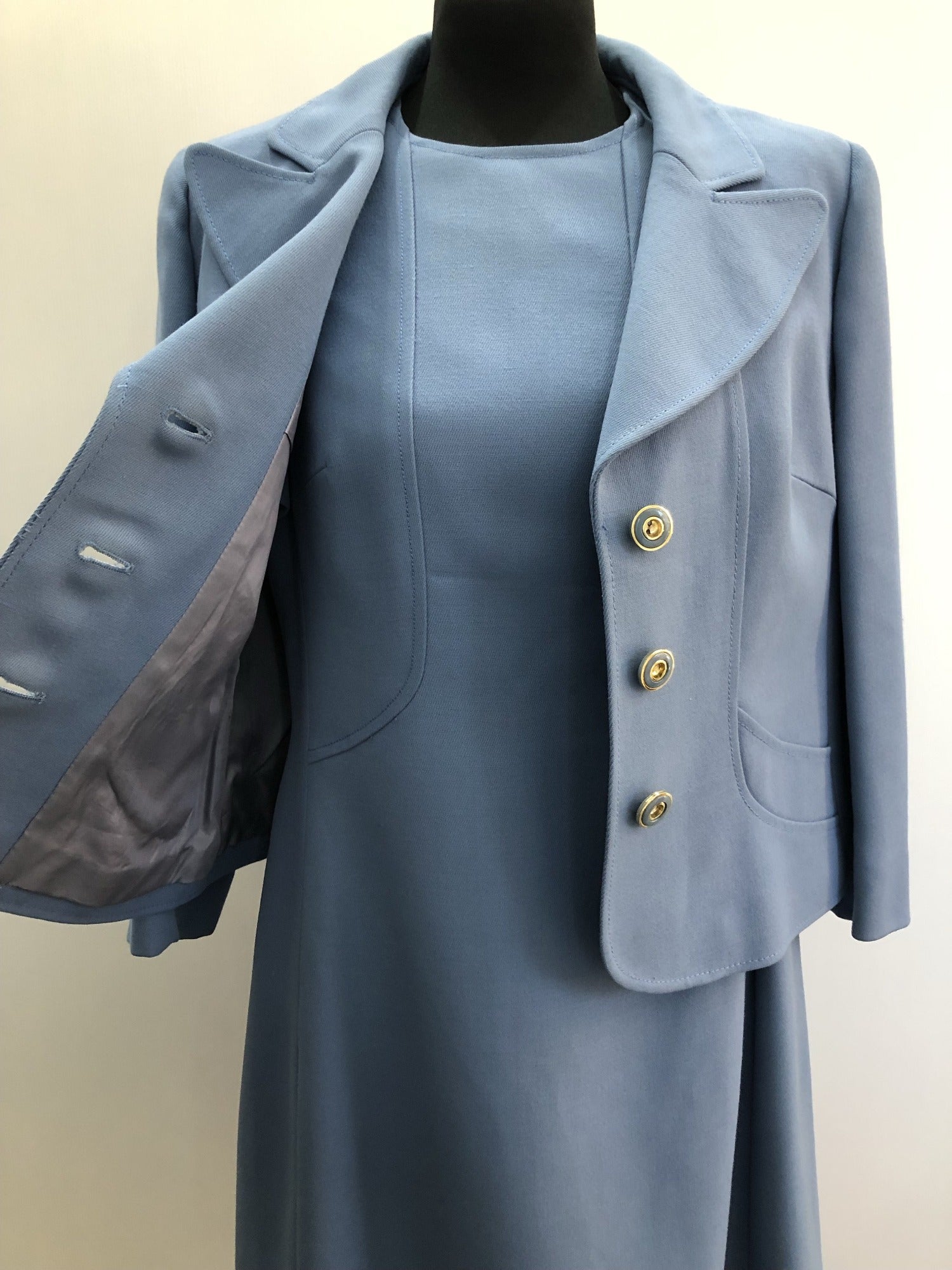 womens jacket  womens  vintage  Urban Village Vintage  urban village  two piece  smart dress  polyester  MOD  Light Blue  Harella  decorative pockets  crop jacket  button up  button front  button fastening  blue  blazer jacket  Blazer  60s  60  1960s  1960  14