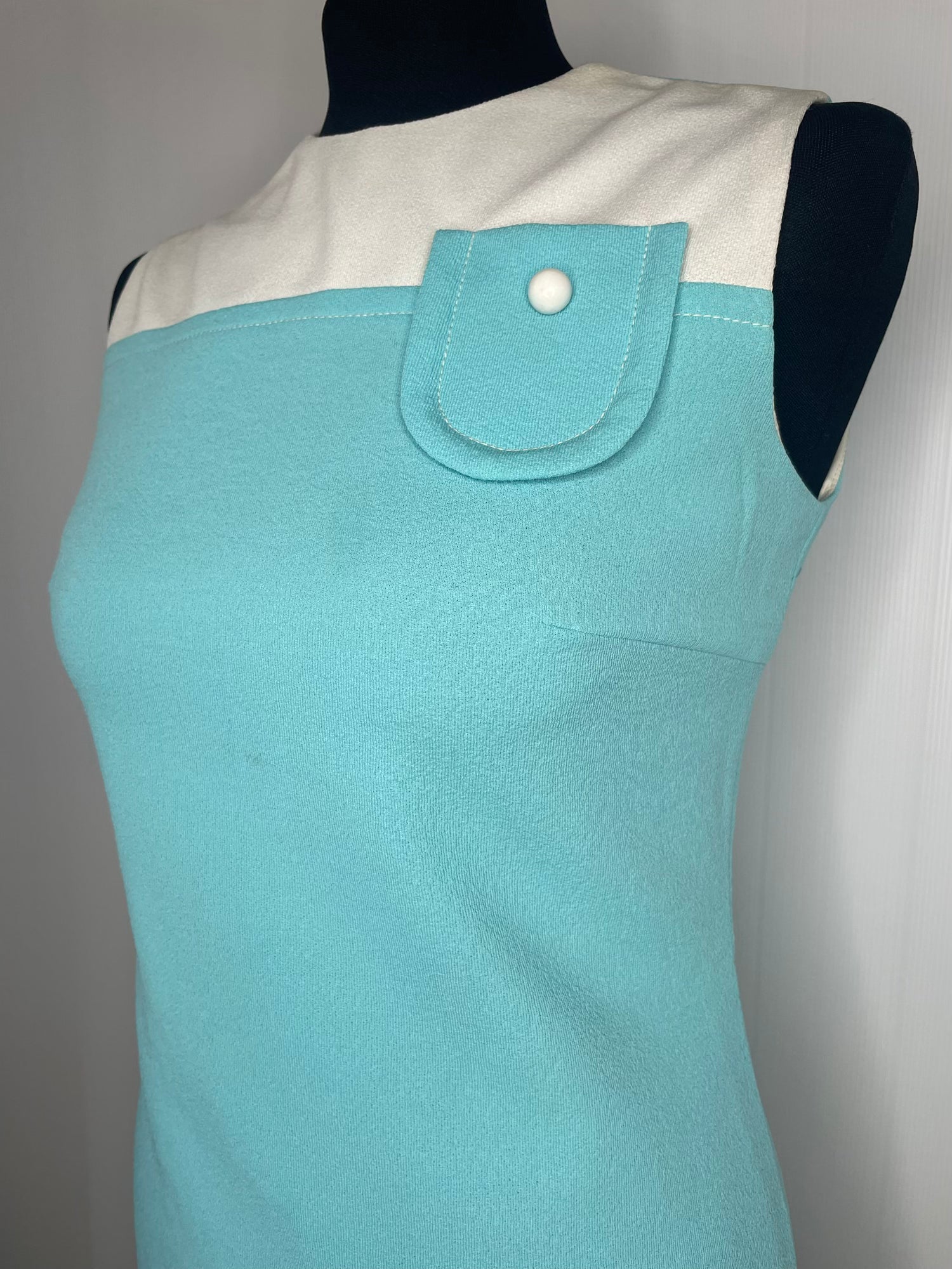 womens  white  vintage  Urban Village Vintage  short dress  shift dress  shift  scooter dress  scooter  modette  MOD  mini dress  micro mini  Light Blue  dress  dolly dress  dolly  colour block  Blue  60s  6  1960s