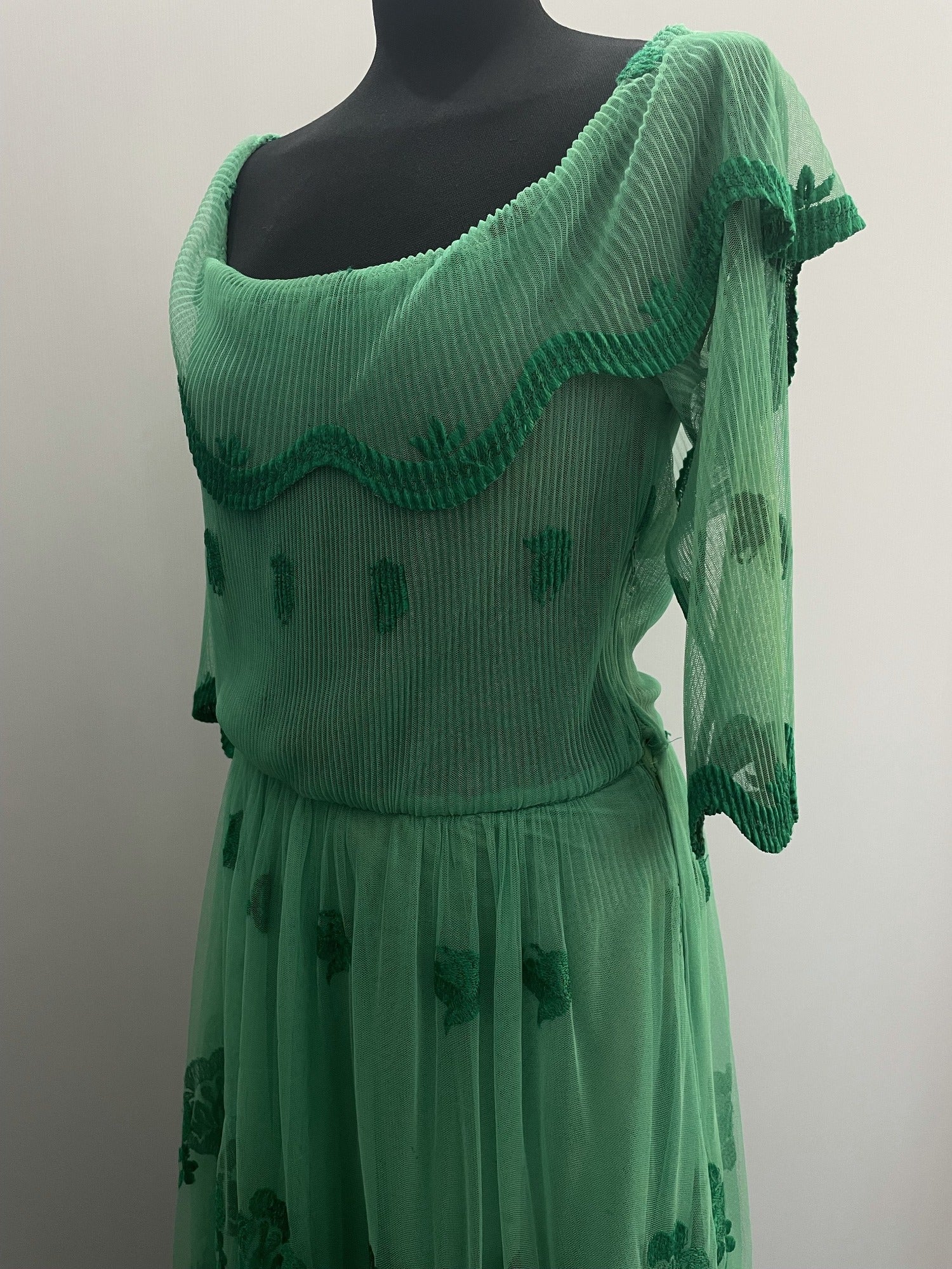 womens  vintage  Urban Village Vintage  urban village  underskirt  prairie  maxi dress  long dress  gypsy  green  festive  dress  christmas  boho  70s  1970s  12