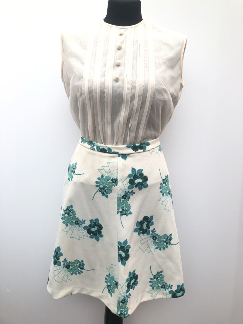 zip  womens  white  vintage  Urban Village Vintage  urban village  Stripes  Skirts  skirt  pleated skirt  pleat detailing  pleat detail  Mini Skirt  mini  Green  brown stripes  8  70s  1970s