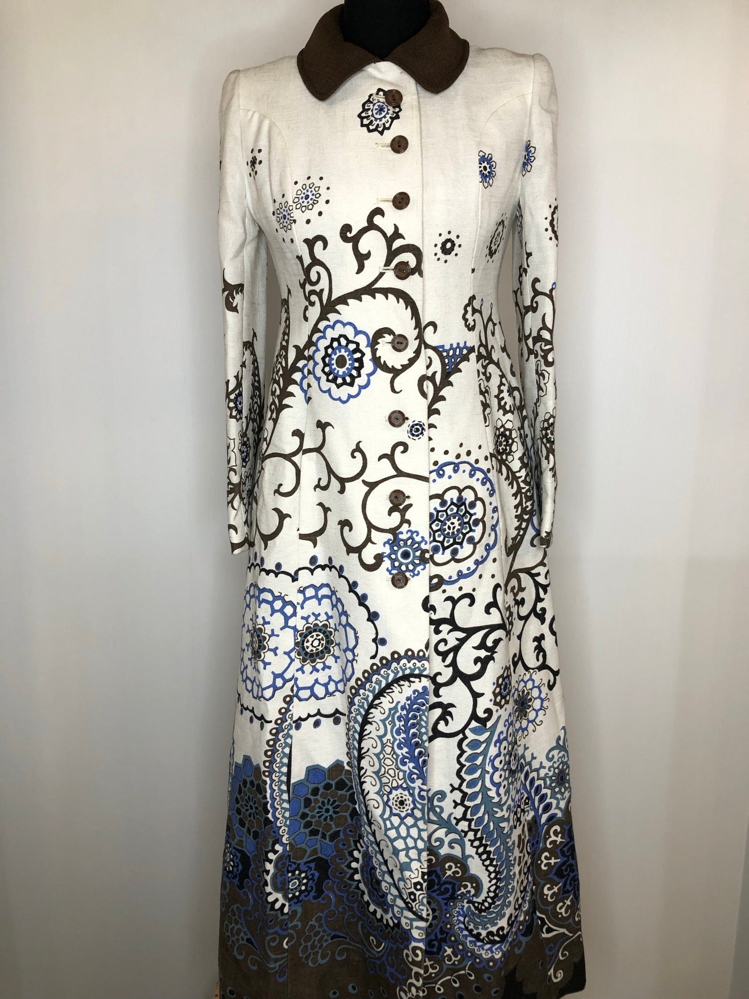 womens  white  vintage  Urban Village Vintage  MOD  long sleeve  floral print  floral  coat  button  brown  blue  Barry Sherrard  60s  1960s  10
