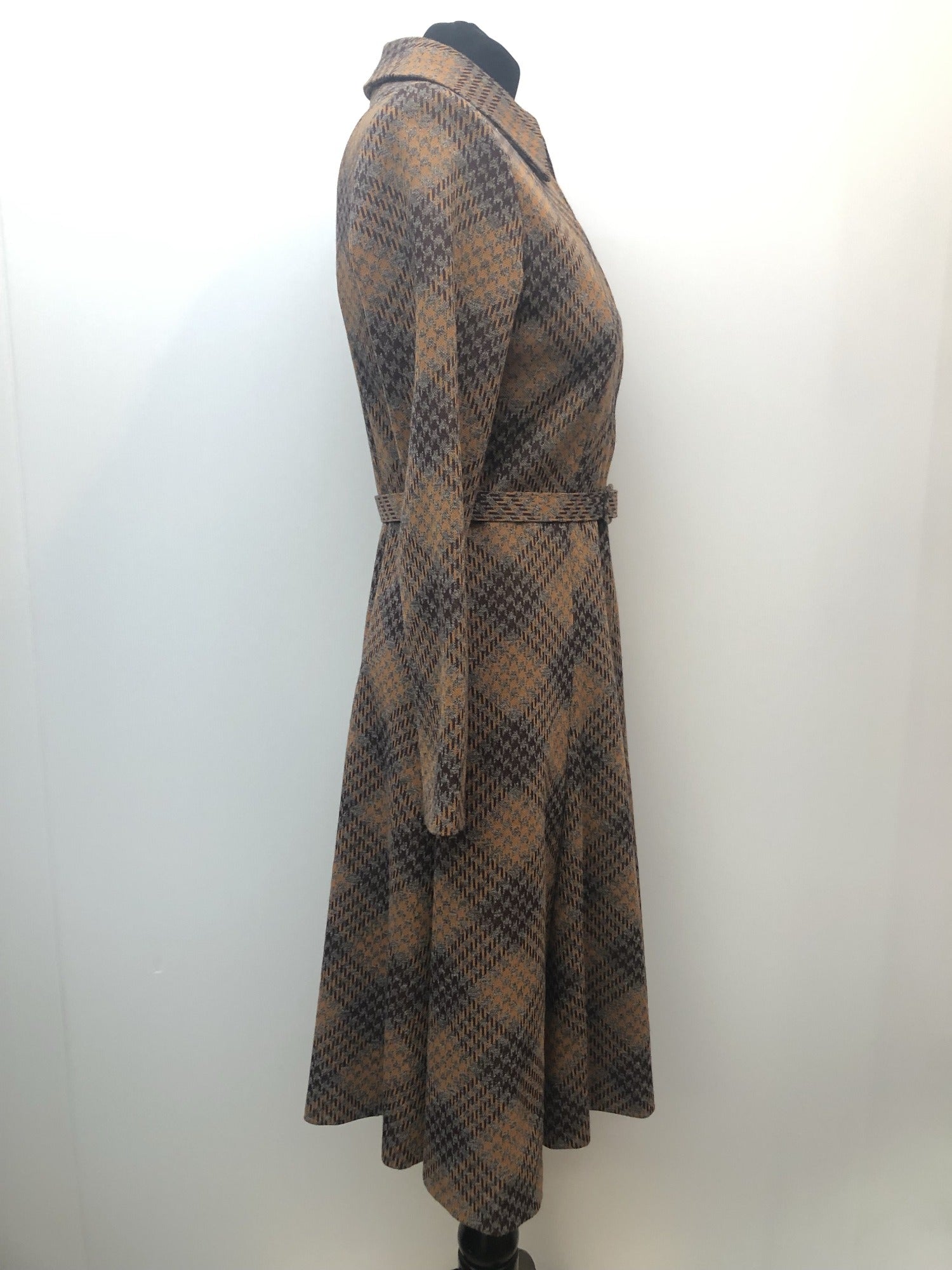 womens  vintage  Urban Village Vintage  Ray Anthony London  MOD  midi dress  midi  long sleeved  gingham check  dress  collar  check dress  brown  60s  1960s  10