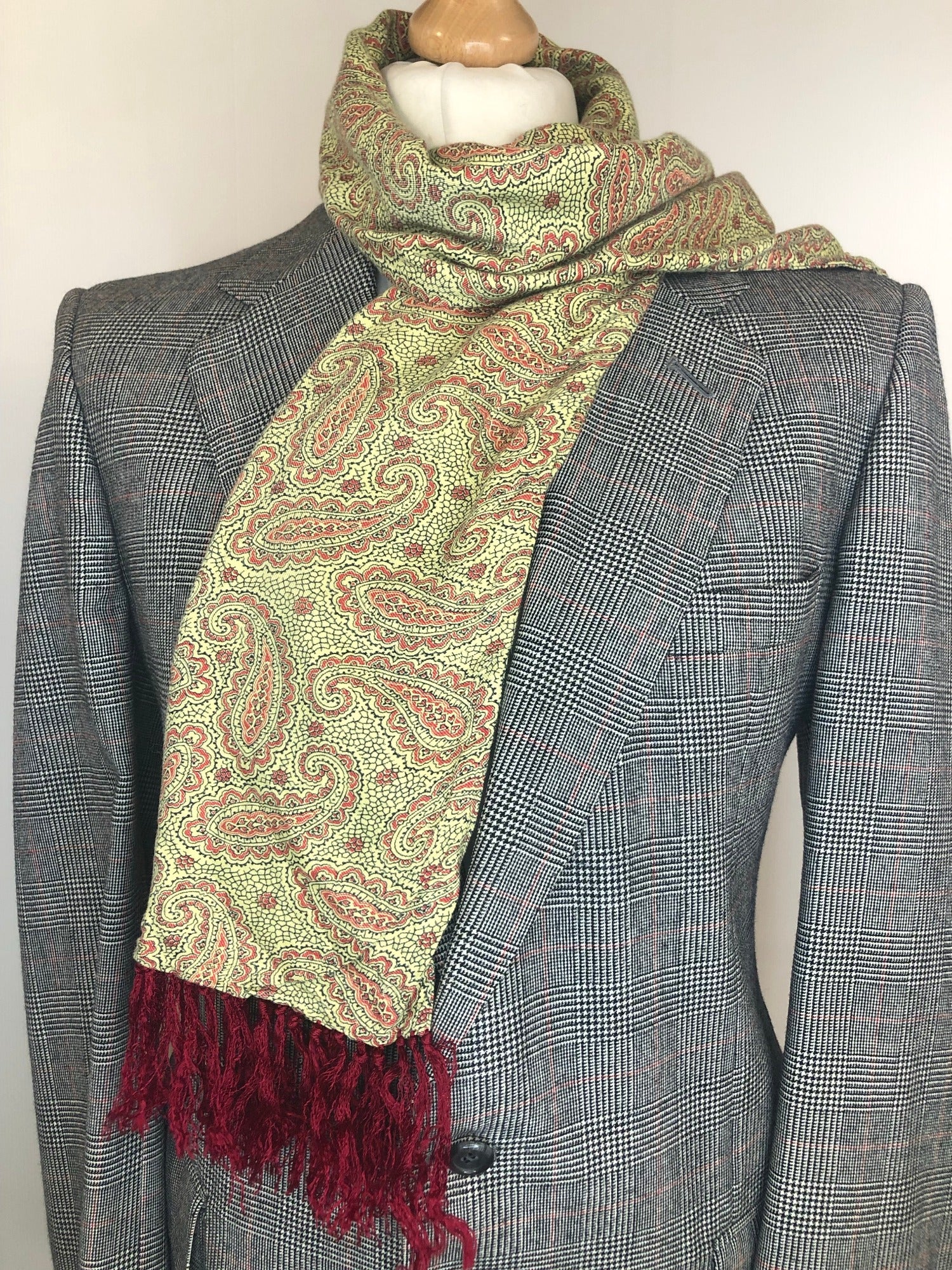 womens  vintage  Urban Village Vintage  urban village  tootal  retro  red  Paisley Print  paisley inspired  paisley  made in england  fringing  fringed  fringe  cream  burgundy  60s  1960s