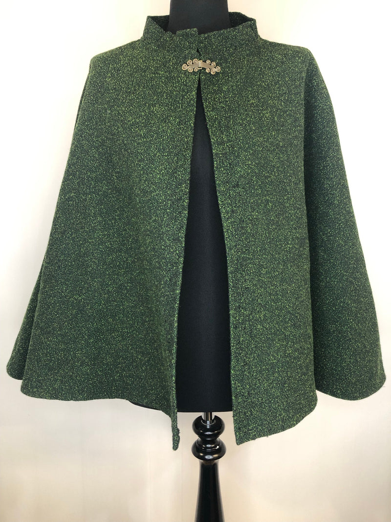 Welsh Wool Shop  vintage  Urban Village Vintage  S  Green  fringed  Eagle Eye  cape  brown  60s  1960s
