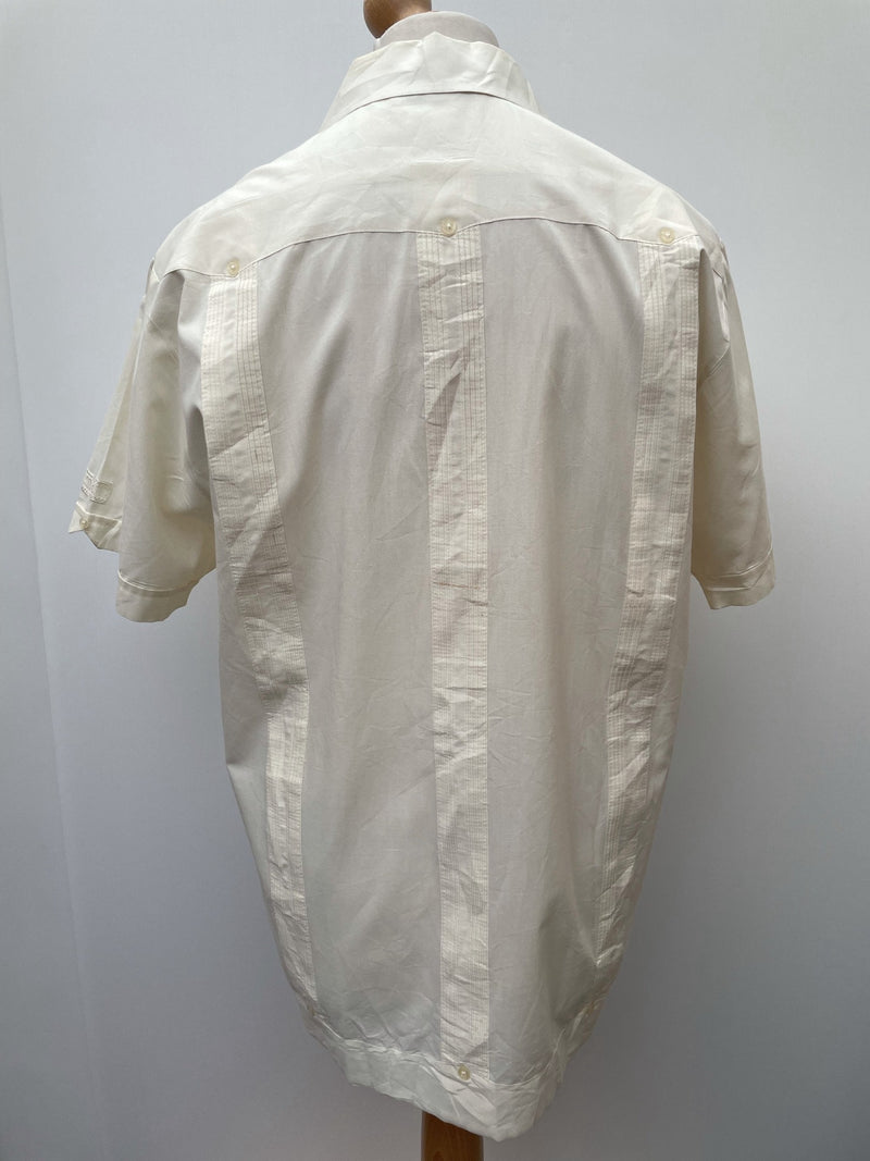 vintage  Urban Village Vintage  urban village  the havana co  summer  short sleeved  short sleeve  Shirt  pockets  patterned  pattern  off white  Mens Shirts  mens  M-L  M  L  guayabera  front pockets  cuban  collar  chest pockets  50s style  50s  50  1950s