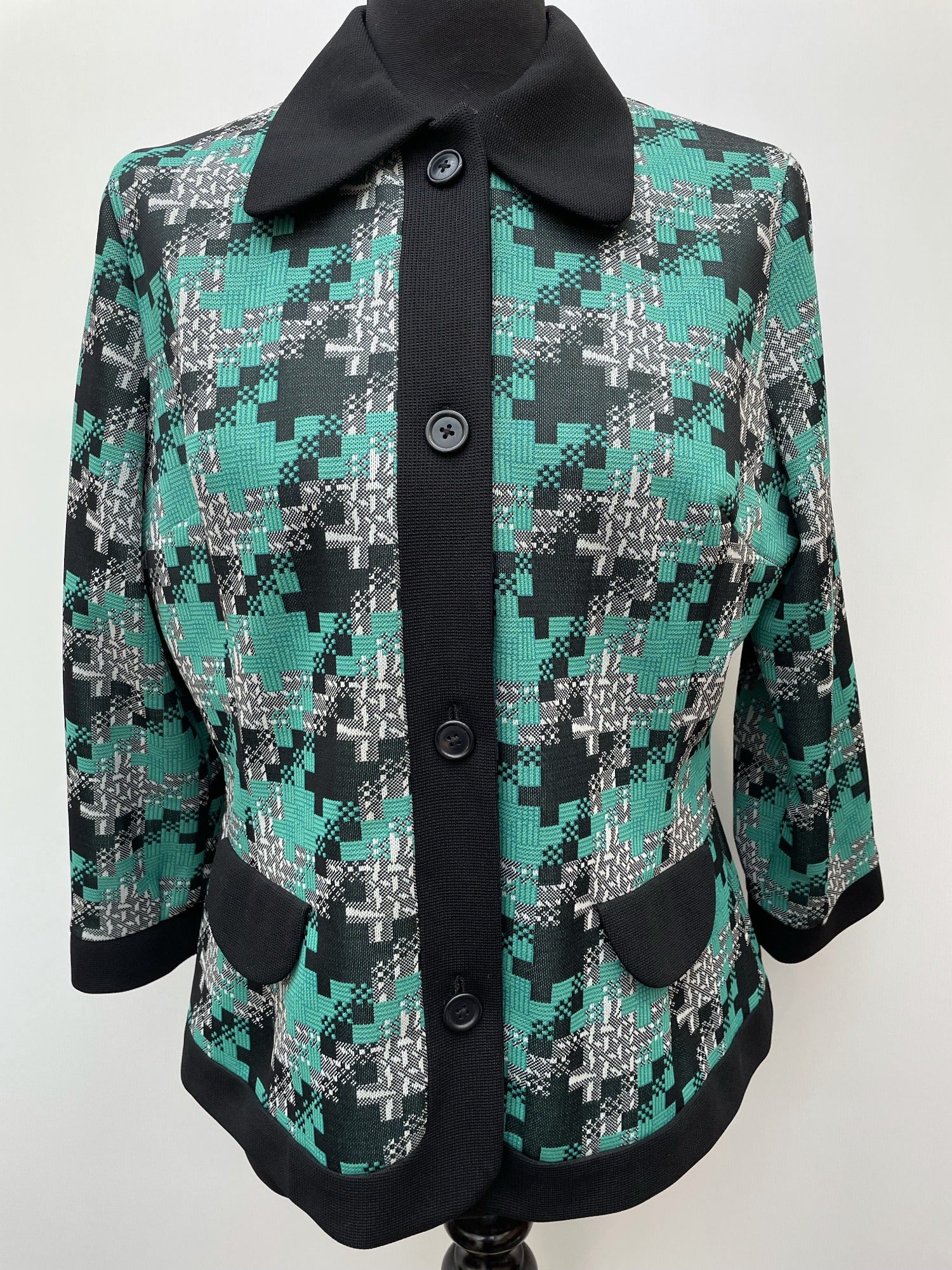 womens jacket  womens  vintage  Urban Village Vintage  urban village  square pattern  penny collar  patterned  pattern  MOD  long sleeve  Jacket  Green  decorative pockets  crop jacket  collar  button down  button  big collar  60s  1960s  16
