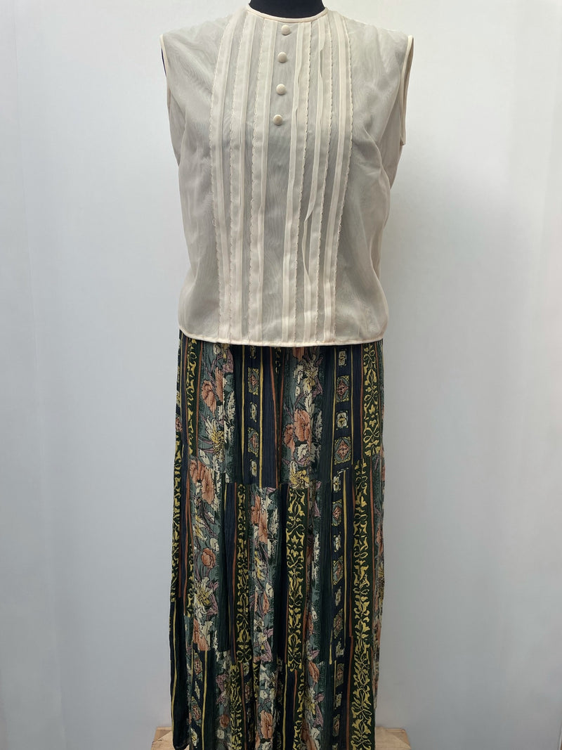 womens  vintage  Urban Village Vintage  urban village  summer dress  summer  skirt  shoulder straps  retro  One Size  maxi skirt  full skirt  free size  floral print  floral  elasticated  cheese cloth  brown  70s  1970s  10