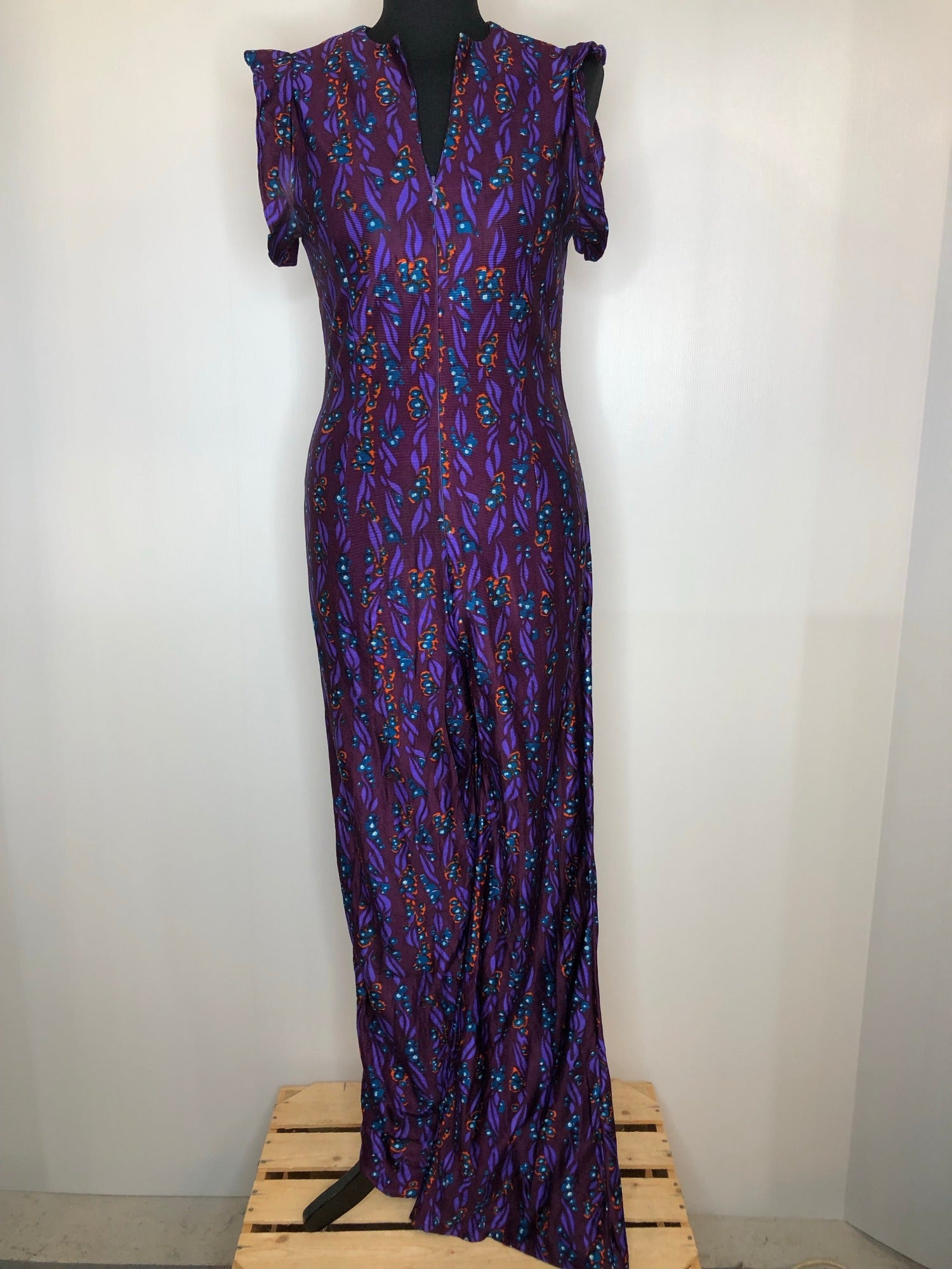 womens  wide leg  vintage  Urban Village Vintage  purple  pink  palazzo pants  onsie  jumpsuit  flower print  flower power  floral print  flares  flared  all in one  8  70s  1970s