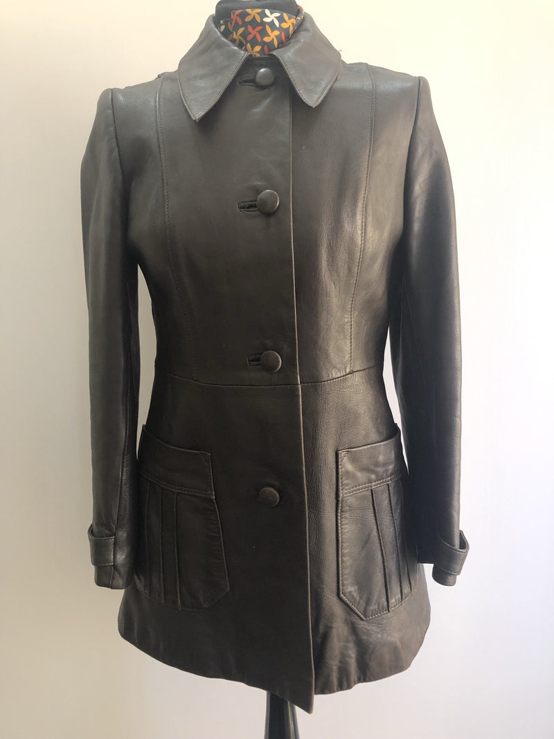 womens  vintage  Urban Village Vintage  Leather  jacket  dagger collar  8  70s  70  1970s