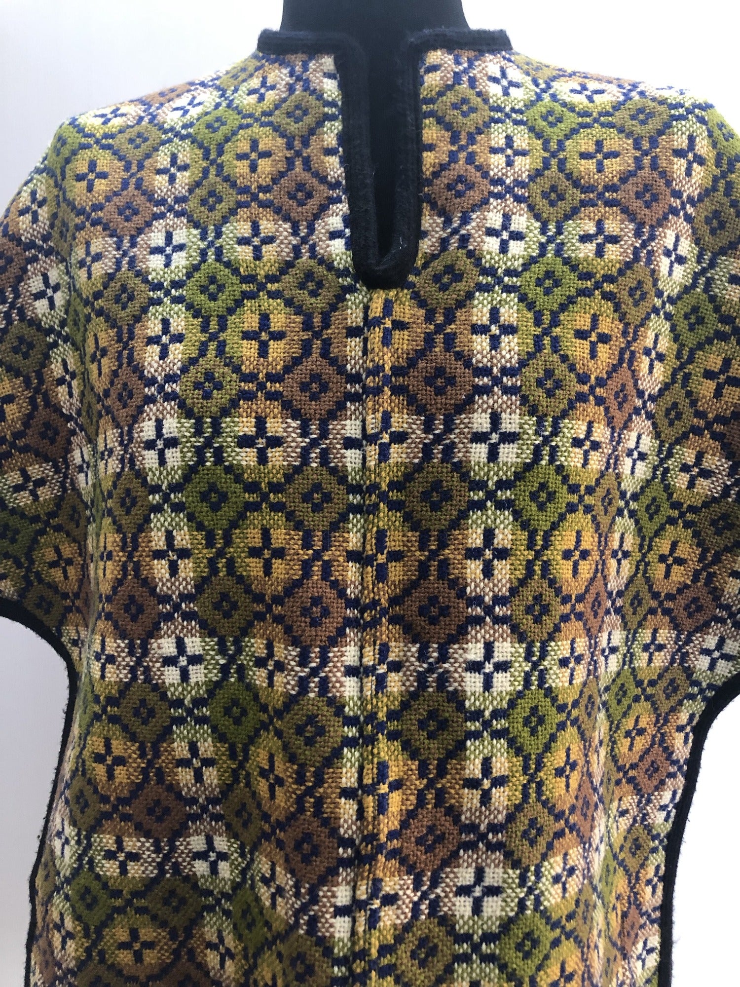 green  womens  waist belt  vintage  Urban Village Vintage  tapestry  S  MOD  cape  blue  60s  1960s