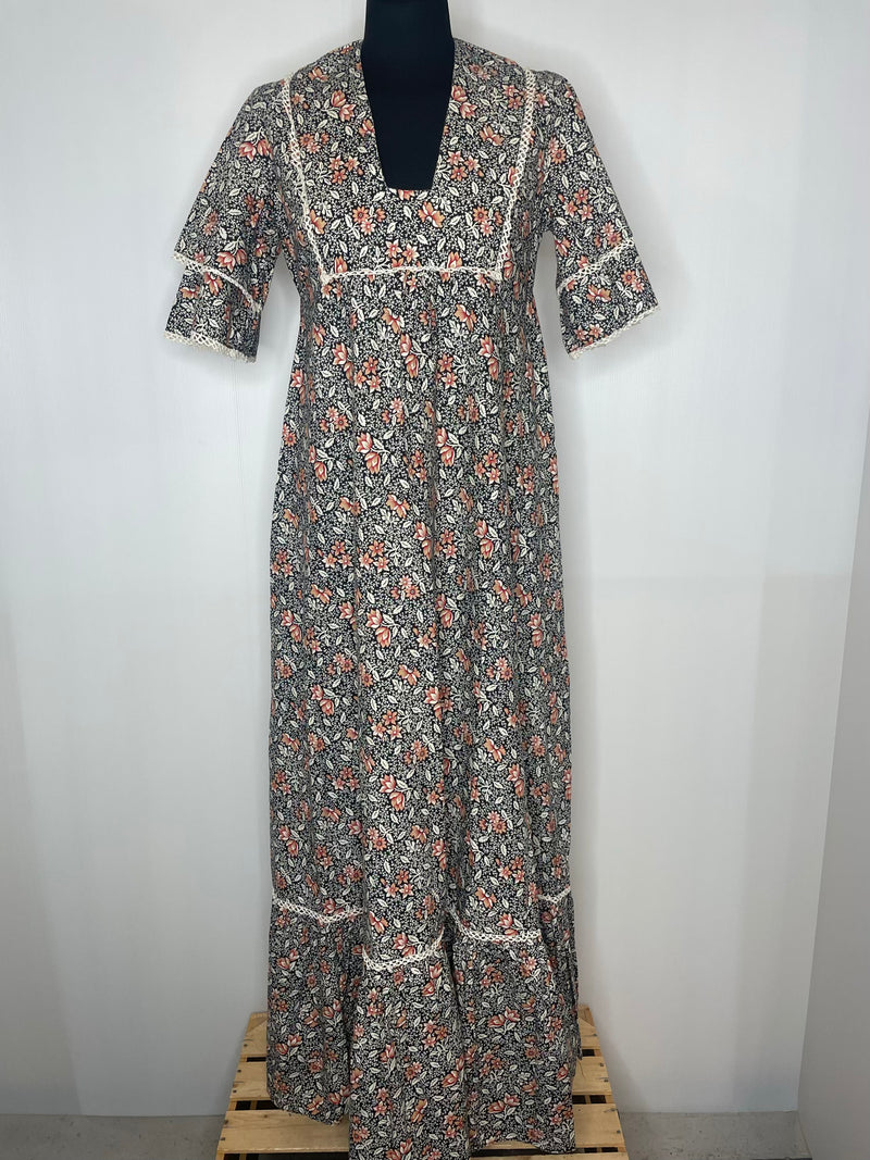 woodstock  womens  william morris  vintage  Urban Village Vintage  urban village  tiered  summer dress  summer  maxi dress  long dress  hippy  hippie  flutter  festival  English Lady  empire waist  empire line  empire  dress  boho  70s  1970s  12