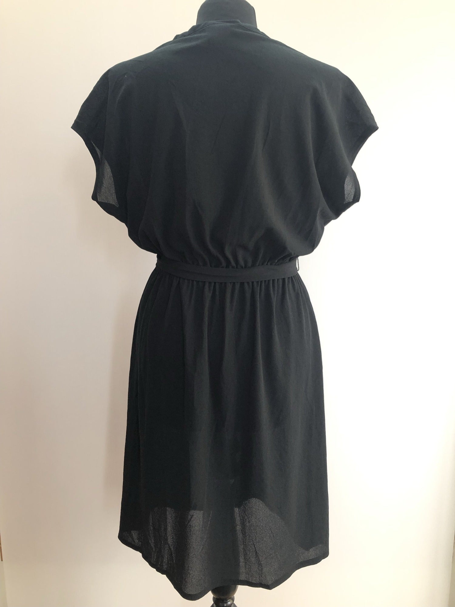 womens  vintage  Urban Village Vintage  summer dress  print  floral  dress  black  Belted waist  belted  70s  1970s  12