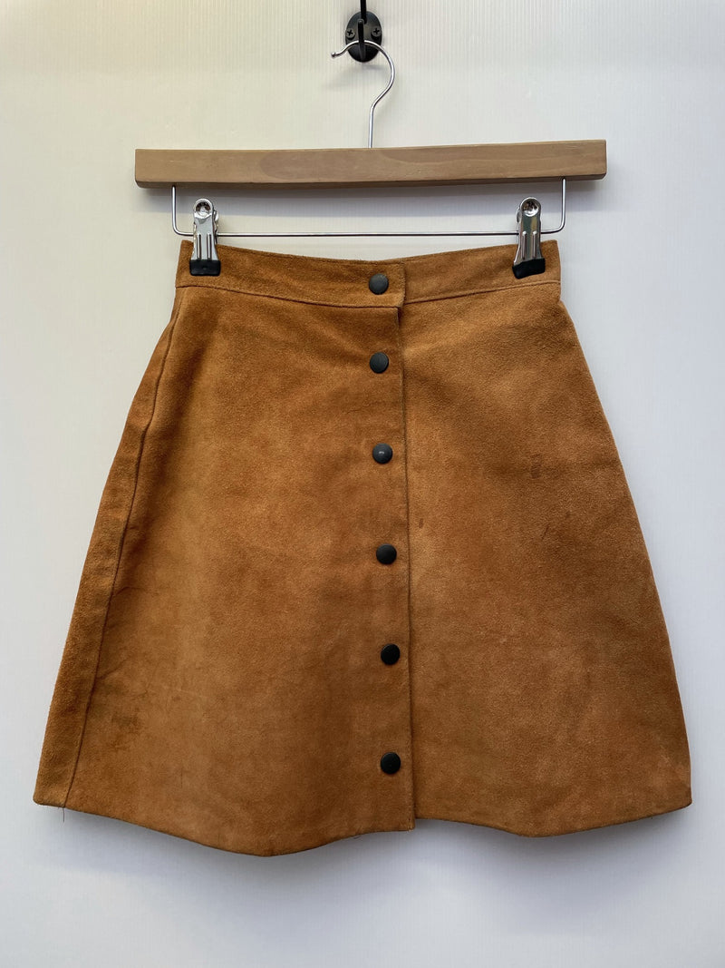 womens  vintage  Urban Village Vintage  urban village  Suede  retro  press stud fastening  press stud  midi skirt  midi  lining  brown  70s  1970s