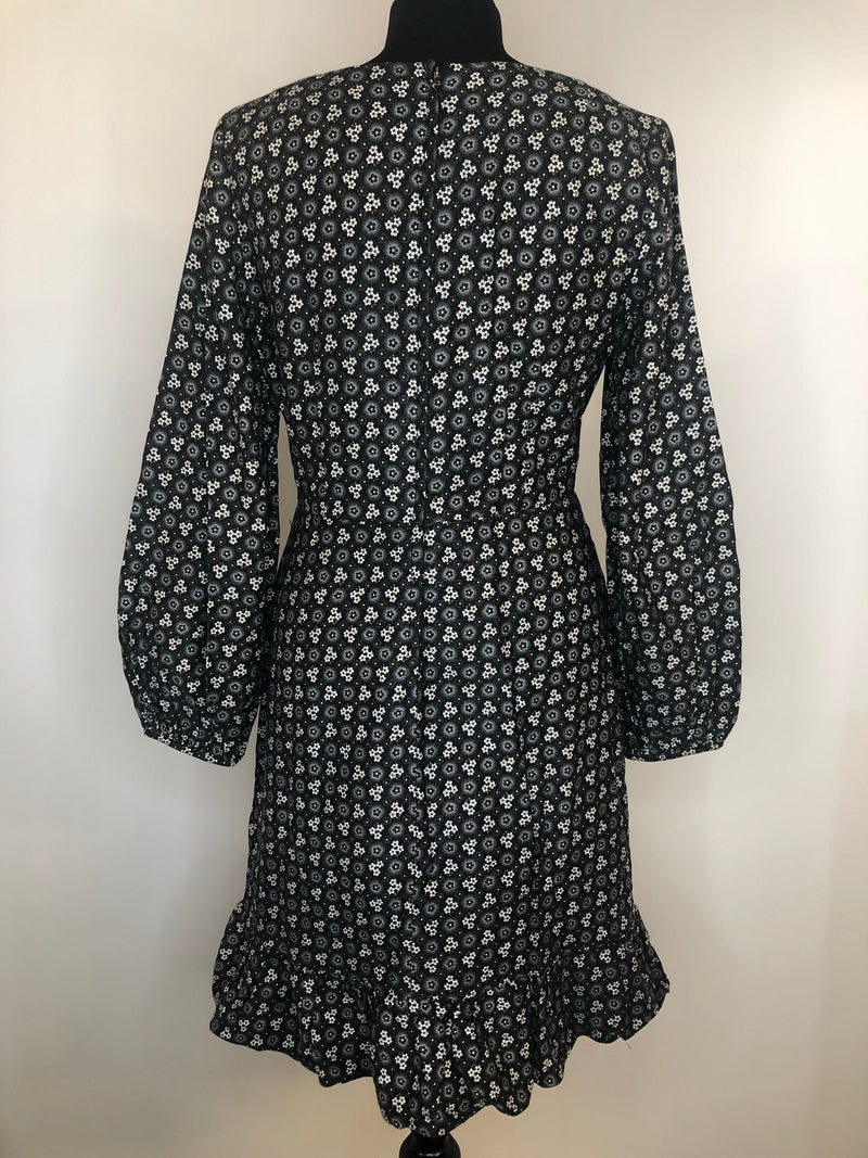 womens  vintage  Urban Village Vintage  Richard Shops  hippie  floral print  dress  ditsy  daisy  boho  black  balloon sleeves  70s  70  1970s  12