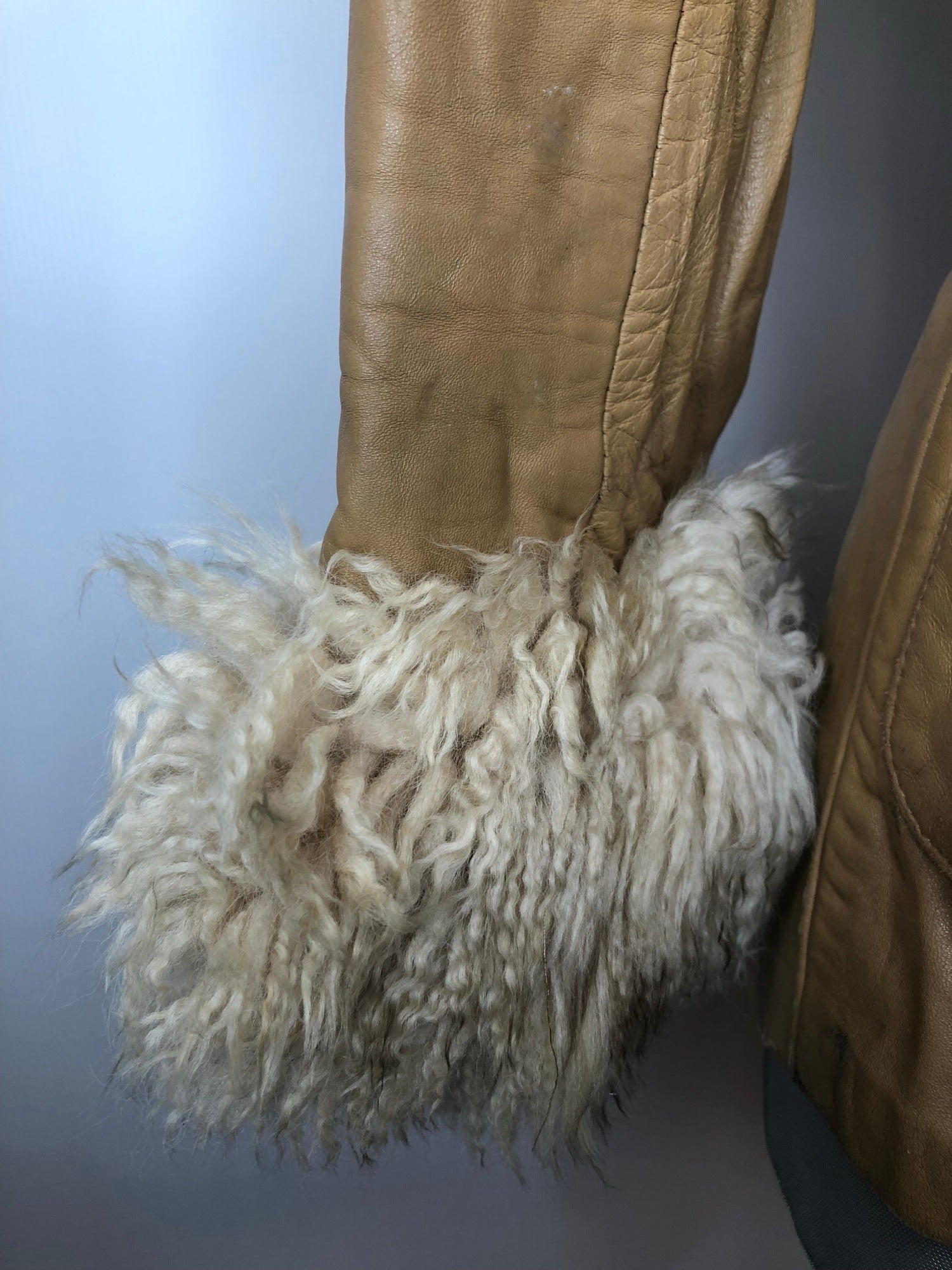 womens  vintage  Urban Village Vintage  urban village  sheepskin collar  Sheepskin  retro  long sleeve  Leather Jacket  Leather Coat  Leather  jacket  fully lined  collar  coat  camel  button fastening  button  brown  8  70s  1970s