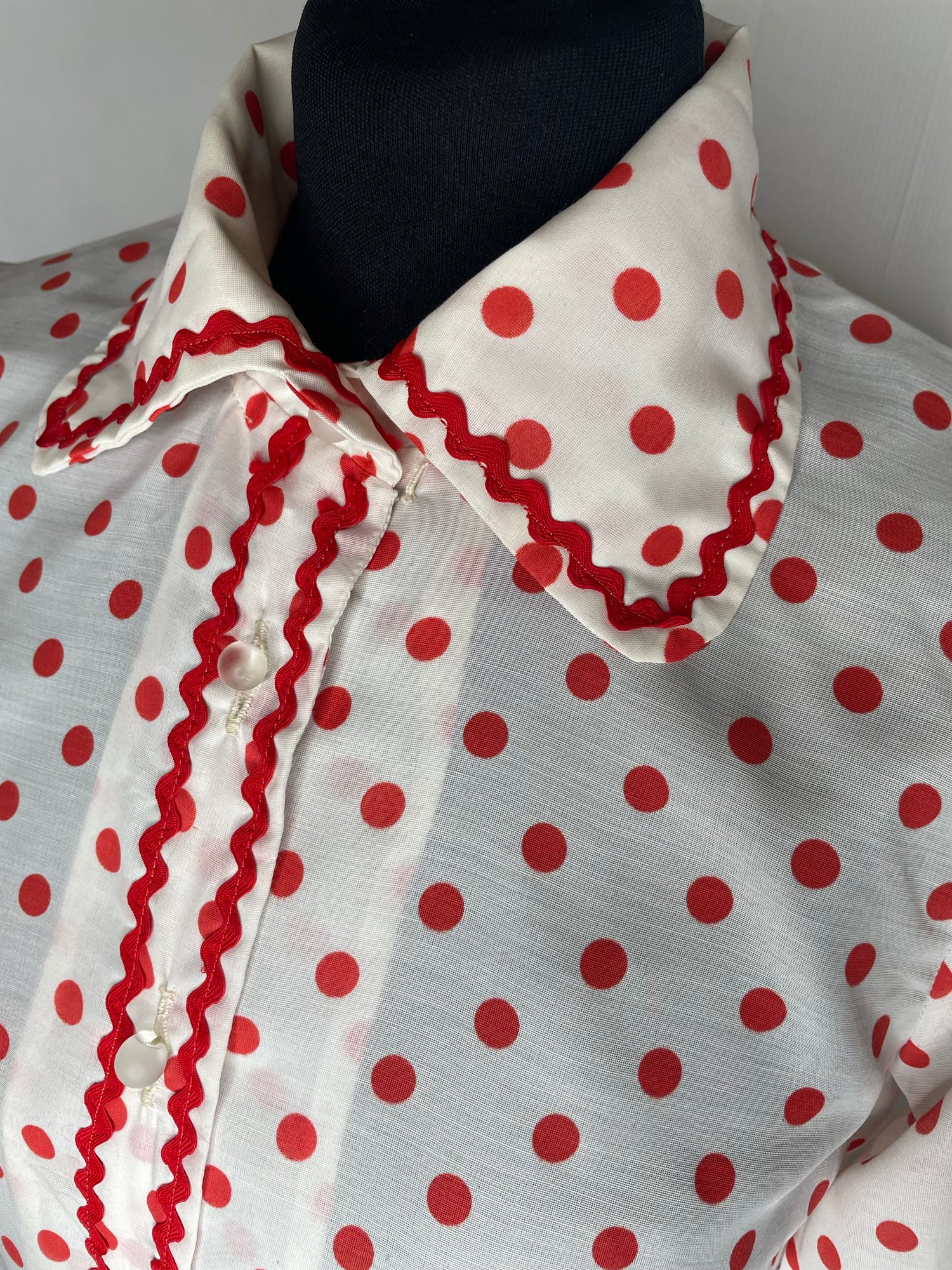 womens  white  vintage  Urban Village Vintage  short dress  scooter dress  scooter  rickrack  red polka dot  Polka Dot  pink  modette  MOD  mini dress  micro mini  long sleeved  long sleeve  large collar  dress  dolly dress  dolly  collared dress  collared  collar dress  collar  Beagle collar  70s  60s  1970s  1960s  10