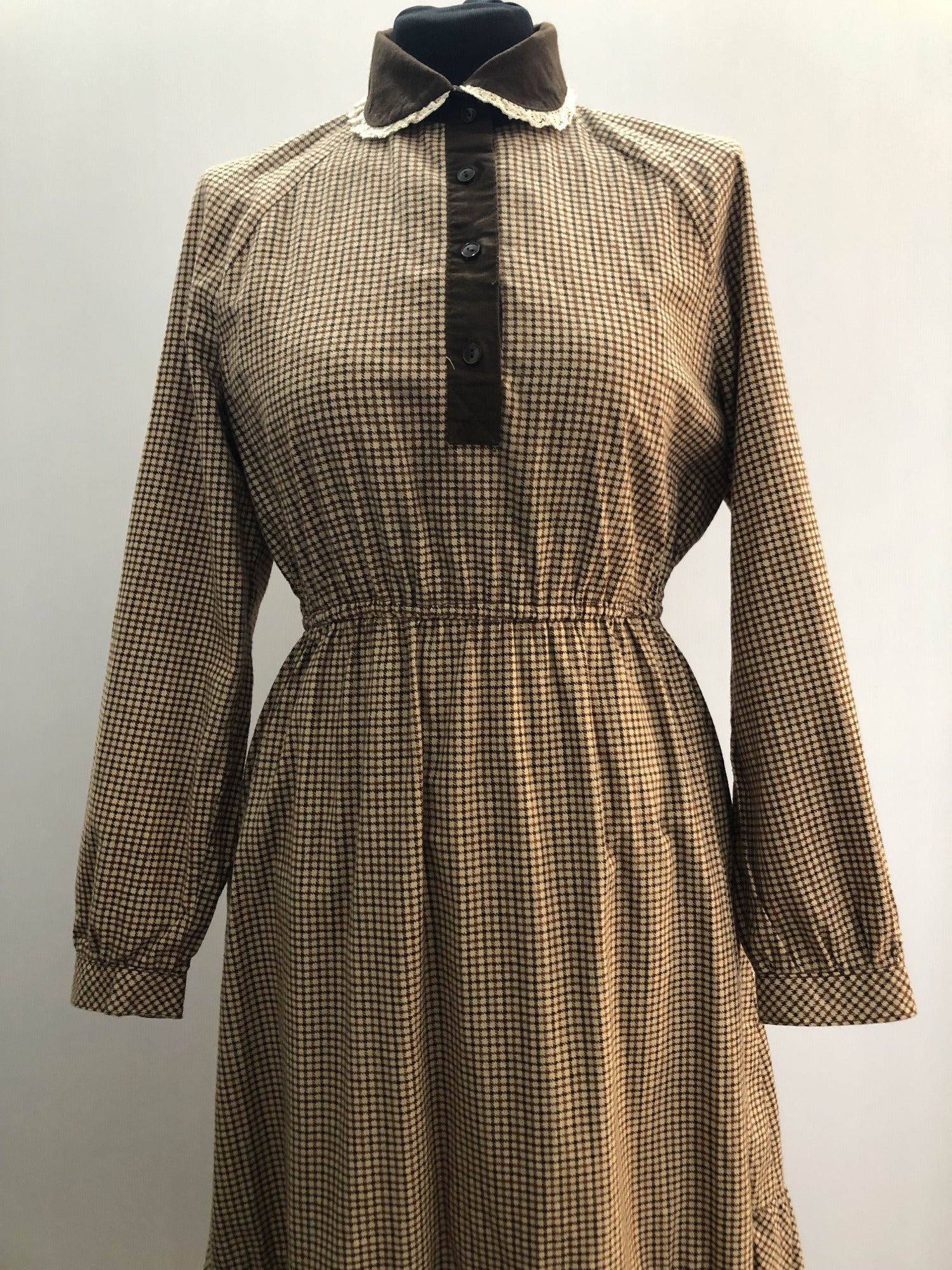 zip back  womens  winter  vintage  Victorian style  Victorian  Urban Village Vintage  sleeves  long sleeve  high neck  dogtooth  brown  70s  1970s  10