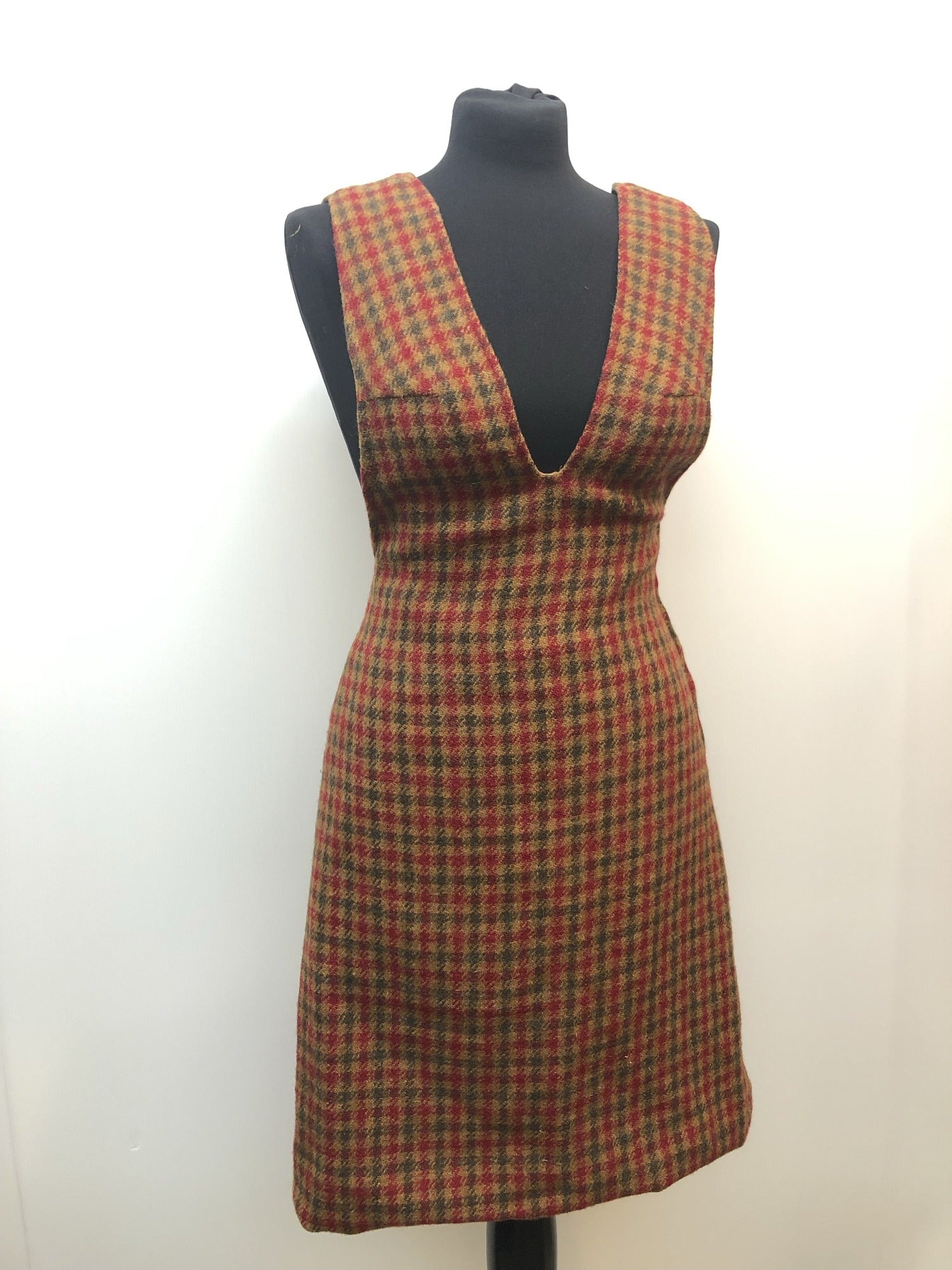 womens  vintage  v-neck dress  Urban Village Vintage  two piece  suit  set  red  patterned dress  patterned  multi  mod  matching set  Harris Tweed  handwoven  green  dress  brown  8  60s  1960s