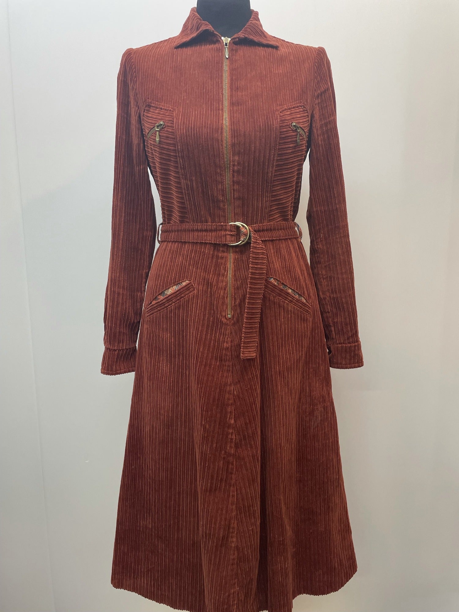zip  womens  waist belt  vintage  Stripes  rust  pockets  midi dress  midi  long sleeve  eugene record  dress  corduroy  cords  corded  cord  collared dress  collared  collar dress  collar  chest pockets  belted dress  70s  1970s  12