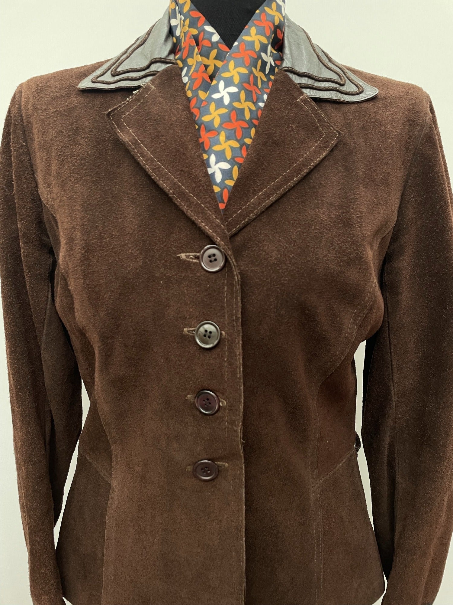 womens  vintage  Urban Village Vintage  urban village  Suede Jacket  Suede  stitch detailing  stitch detail  soft leather  long sleeve  lining  Leather  highway  dress  collar  brown leather  brown  blazer jacket  Blazer  big collar  70s  1970s  12