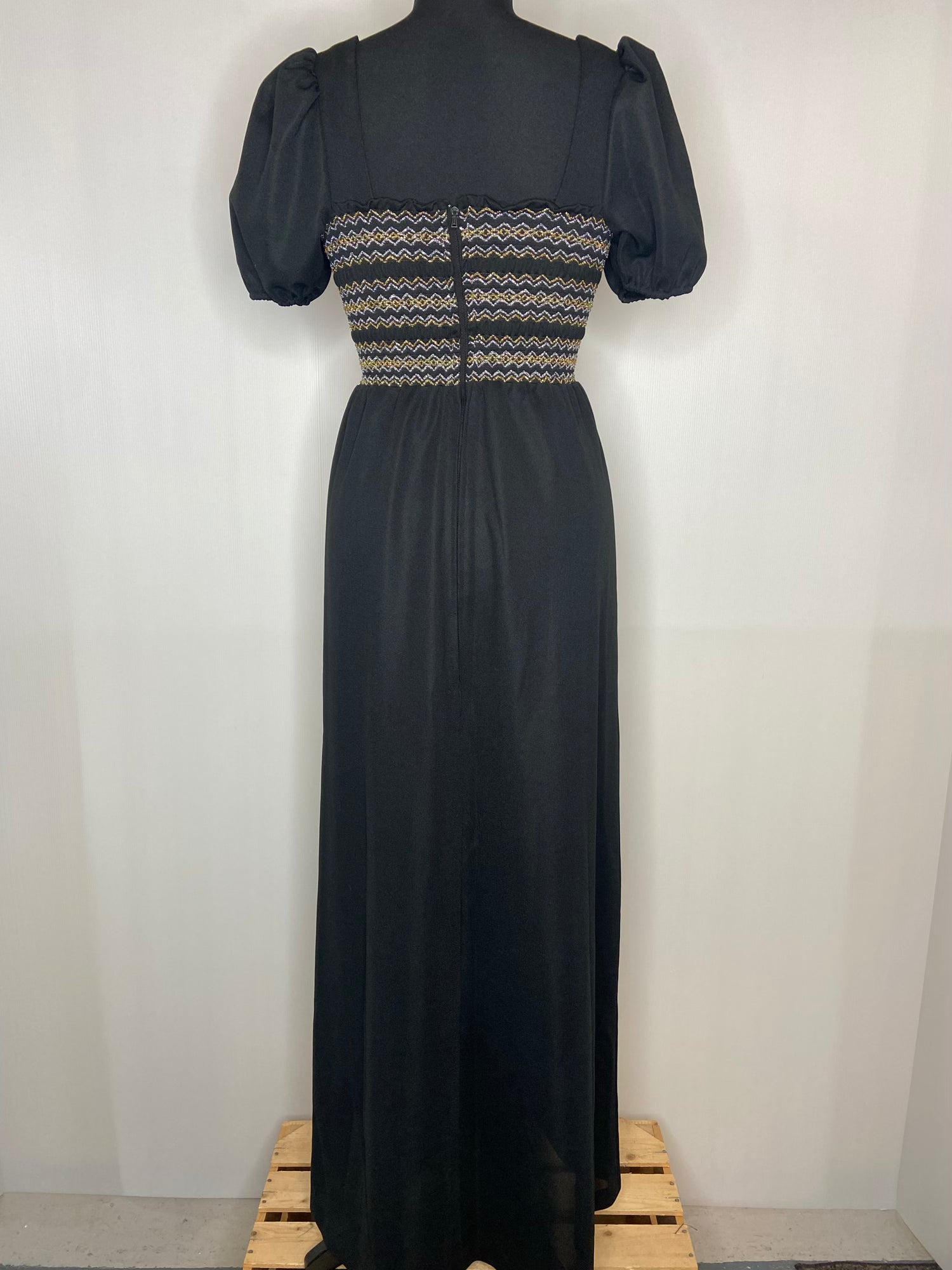 womens  vintage  urban village  silver  shirred  puff sleeves  party  maxi  gold  dress  disco  clothing  black  70s  6  4-6  4  1970s