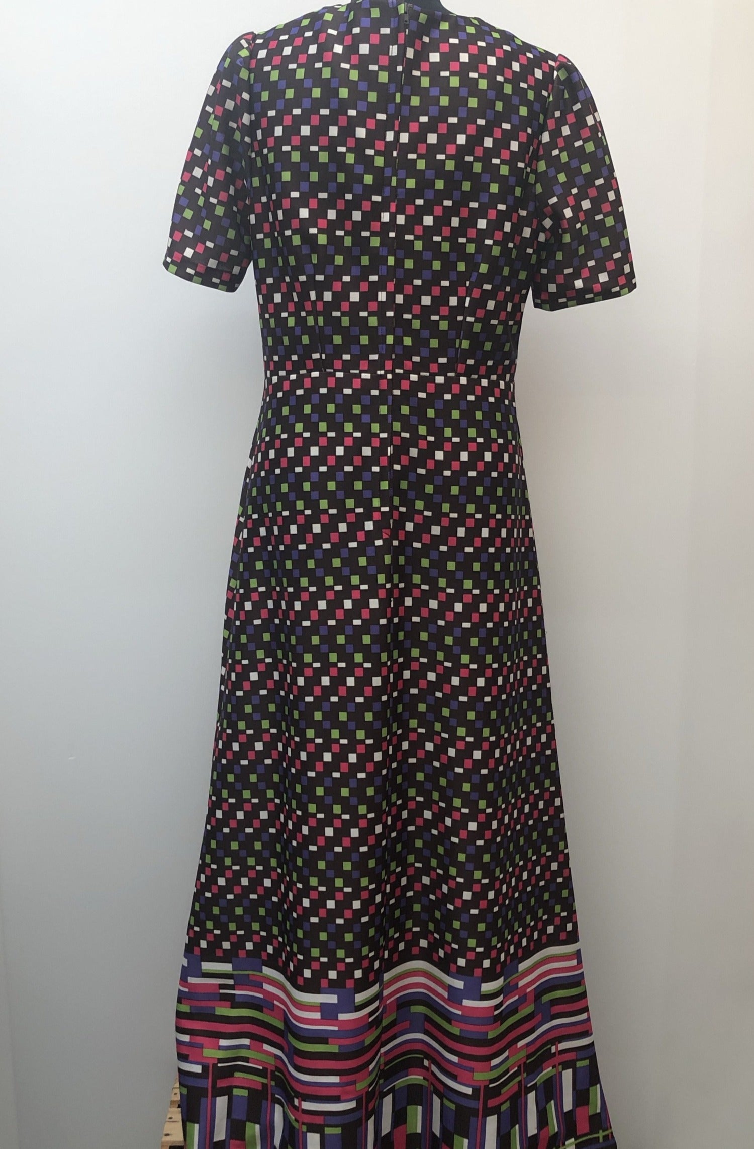 womens  vintage  v-neck  Urban Village Vintage  square print  multi  maxi dress  maxi  long dress  dress  brown  70s  1970s  12