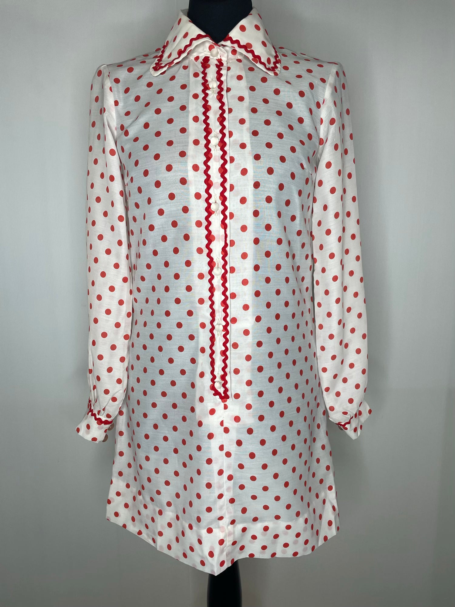 womens  white  vintage  Urban Village Vintage  short dress  scooter dress  scooter  rickrack  red polka dot  Polka Dot  pink  modette  MOD  mini dress  micro mini  long sleeved  long sleeve  large collar  dress  dolly dress  dolly  collared dress  collared  collar dress  collar  Beagle collar  70s  60s  1970s  1960s  10