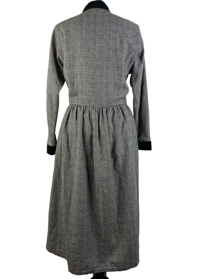 zero waste  womens  vintage  velvet trim  Urban Village Vintage  urban village  UK  thrifted  thrift  sustainable  style  store  slow fashion  shop  second hand  save the planet  reuse  recycled  recycle  recycable  preloved  pleated waist  pleated skirt  online  midi dress  ladies  knitted  fashion  ethical  Eco friendly  Eco  dress  double breasted  concious fashion  clothing  clothes  checked  check dress  check  black velvet trim  black  Birmingham  Berketex  70s  1970s  10