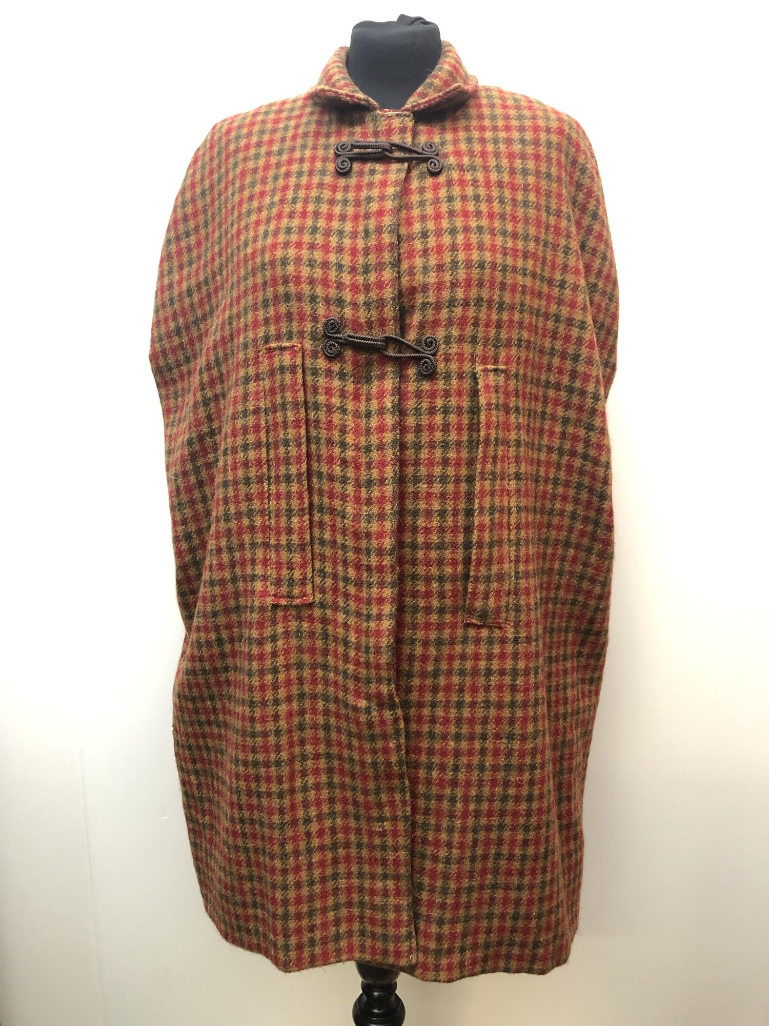 womens  vintage  v-neck dress  Urban Village Vintage  two piece  suit  set  red  patterned dress  patterned  multi  mod  matching set  Harris Tweed  handwoven  green  dress  brown  8  60s  1960s