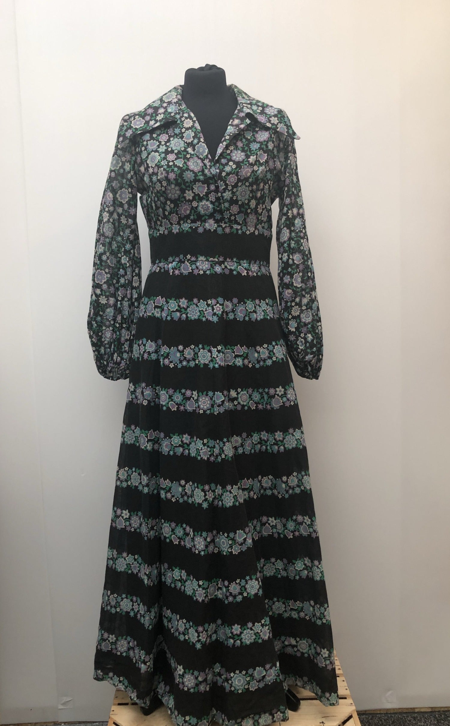 womens  vintage  Urban Village Vintage  patterned dress  patterned  multi  maxi dress  long dress  high neck  green  floral  dress  collar  blue  black  70s  70  1970s  12