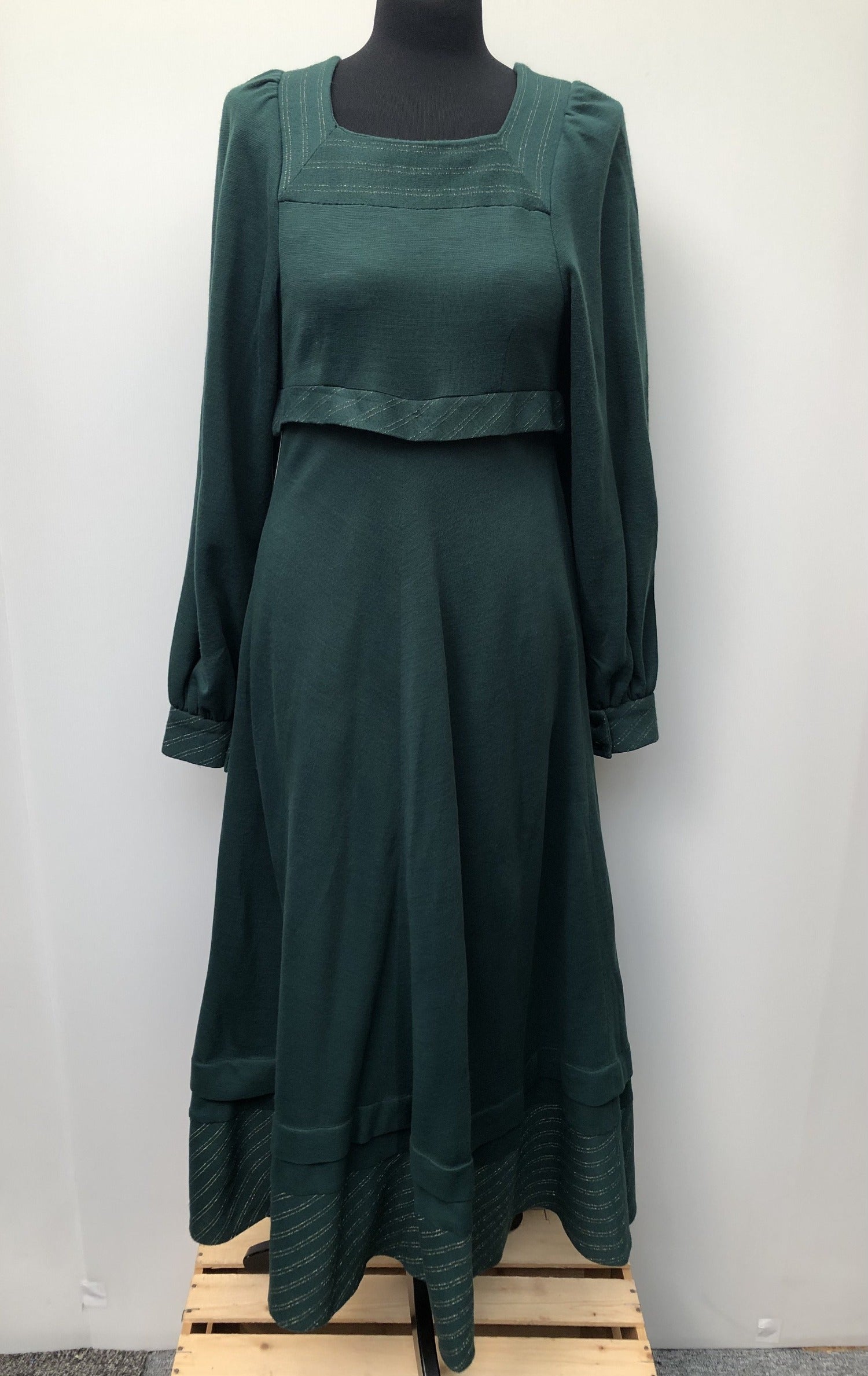 womens  vintage  Urban Village Vintage  urban village  summer dress  metallic stitch  maxi dress  long dress  green  gold stitch  dress  balloon sleeves  balloon sleeve  70s  70  1970s  10