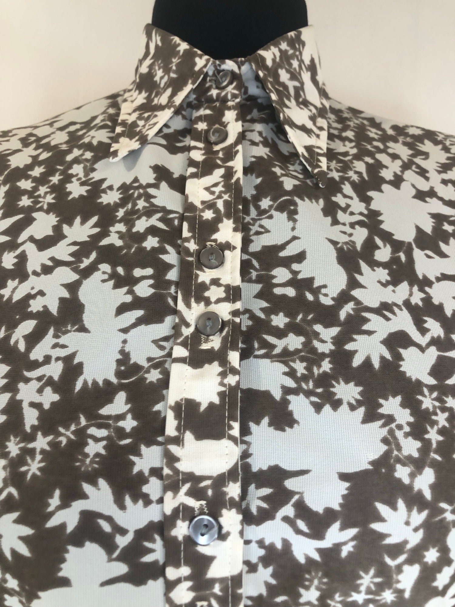 womens  white  vintage  top  red  Peter Lynne  multi  leaf print  dagger collar  dagger  brown  blouse  70s  1970s  10