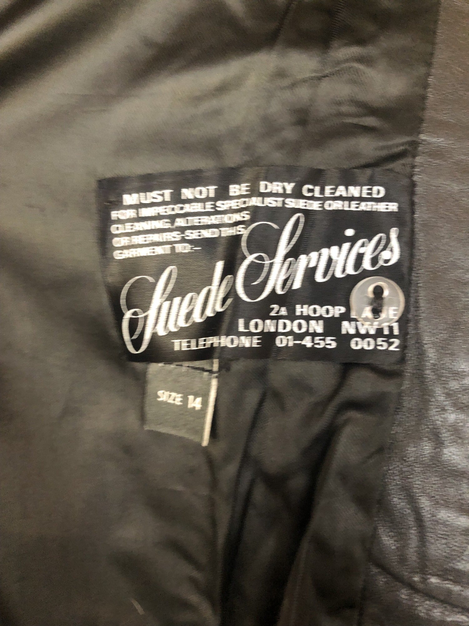 womens jacket  womens  vintage  Urban Village Vintage  rabbit  leather  fur collar  fitted  black  70s  1970s  10