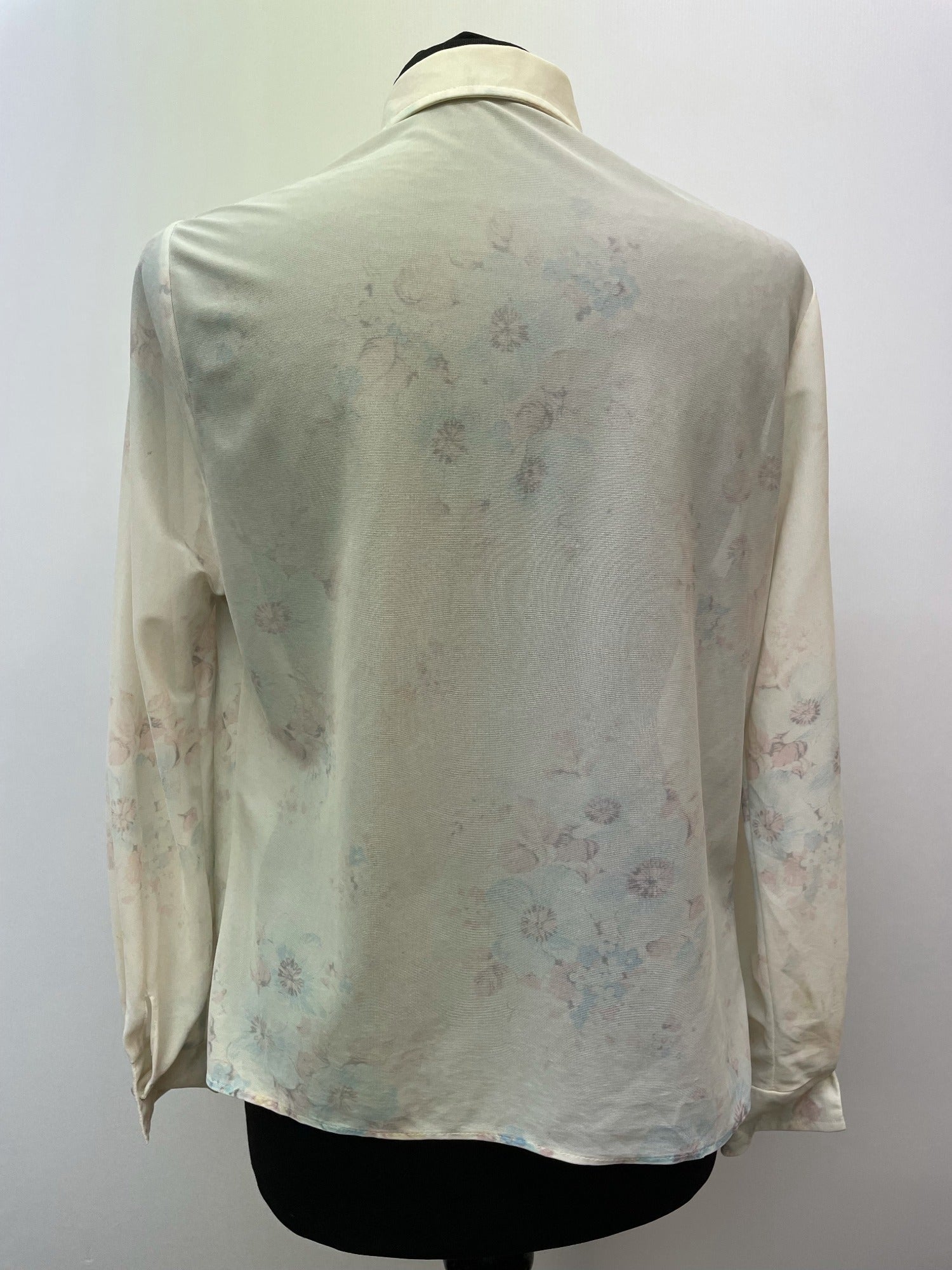 womens  vintage  Urban Village Vintage  urban village  sheer  semi sheer  print blouse  long sleeve  floral shirt  floral print  floral  dagger collar  collar  button front  button  blouse  big collar  belted dress  70s  1970s