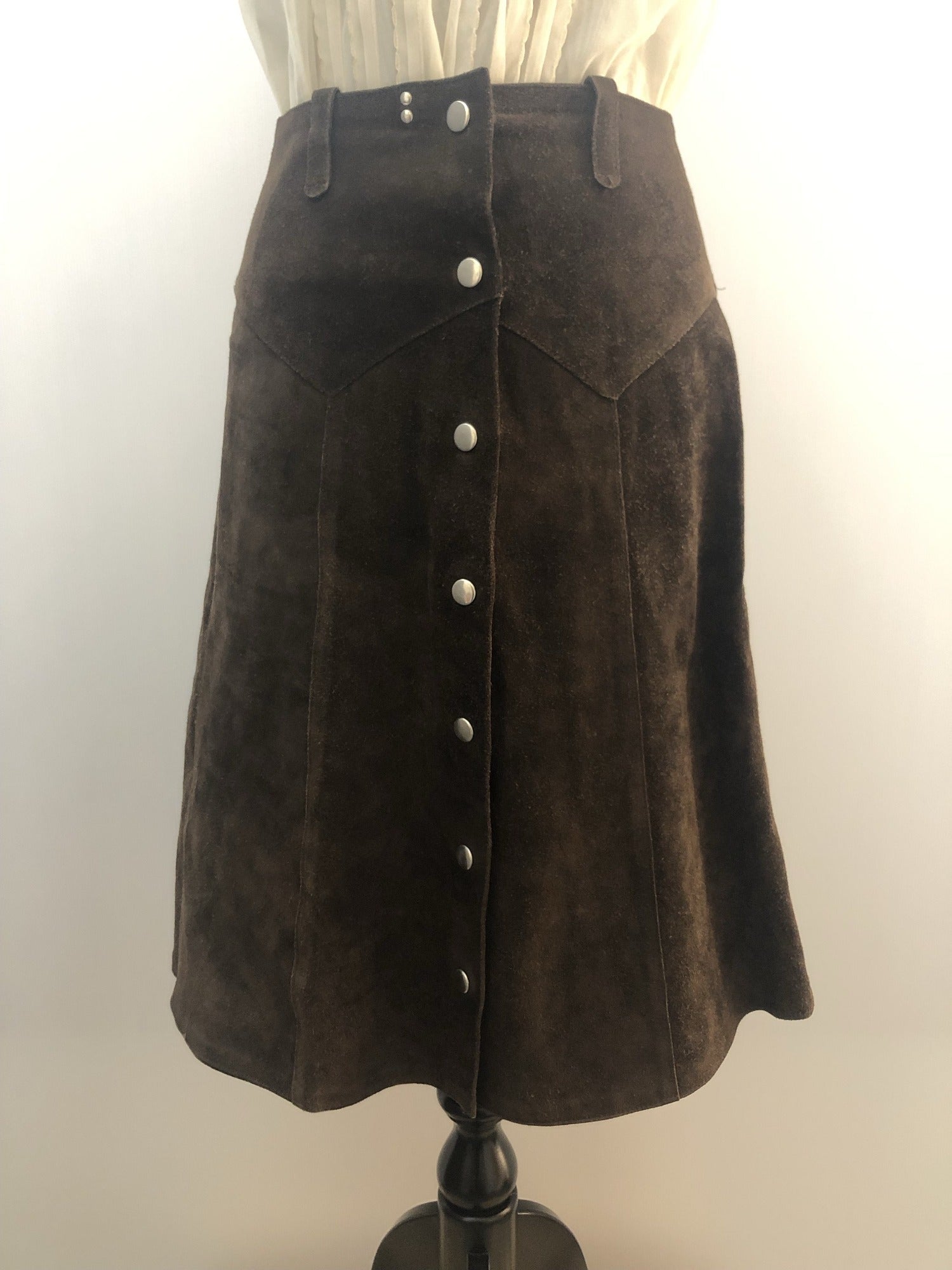 womens  vintage  Urban Village Vintage  urban village  Suede  Skirts  skirt  sand  retro  press stud fastening  MOD  Mini Skirt  knee length  brown  autumnal  autumn  A-Line  8  70s  70  1970s